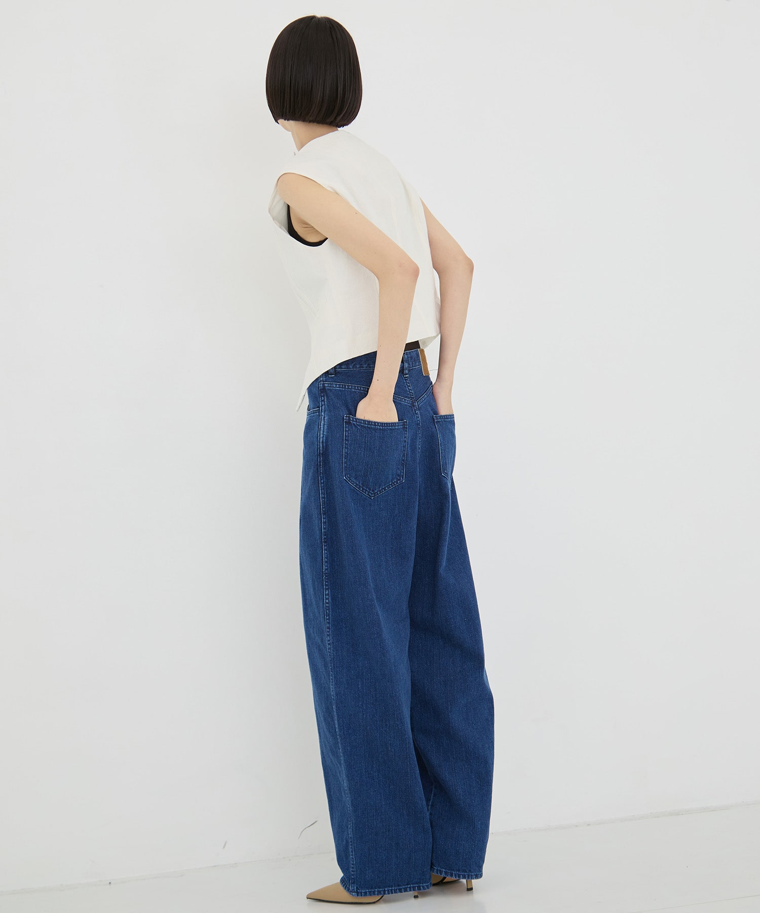 Sesilia vest AKIRANAKA