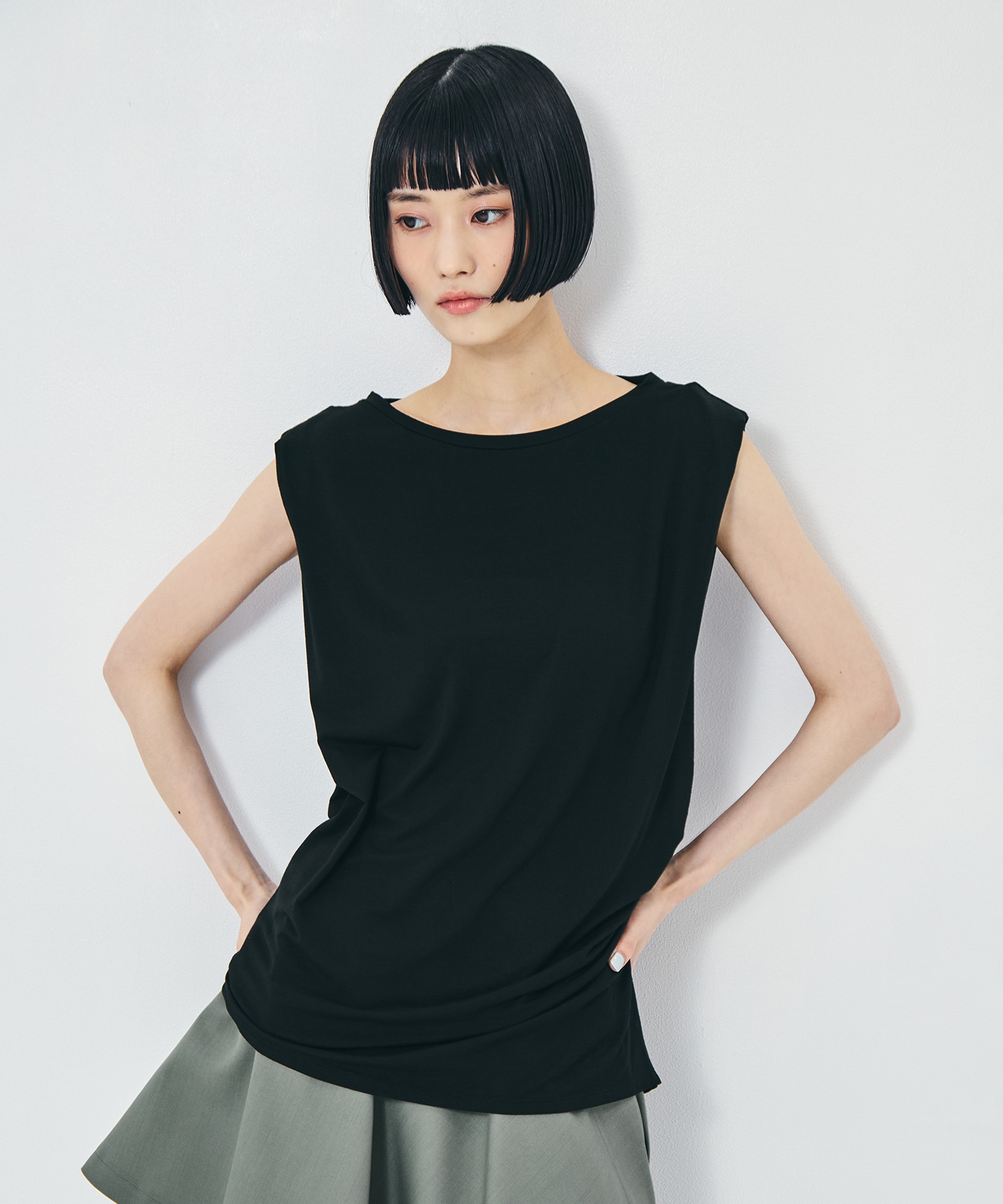 別注collagen no sleeve tops determ