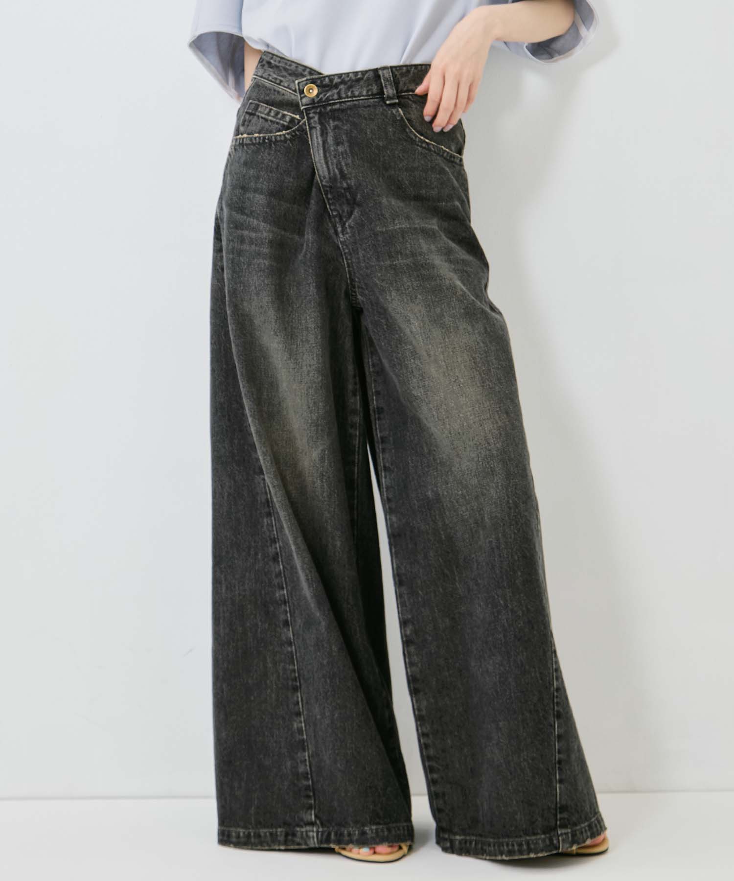 Bleached Baggy Jeans STUDIOUS