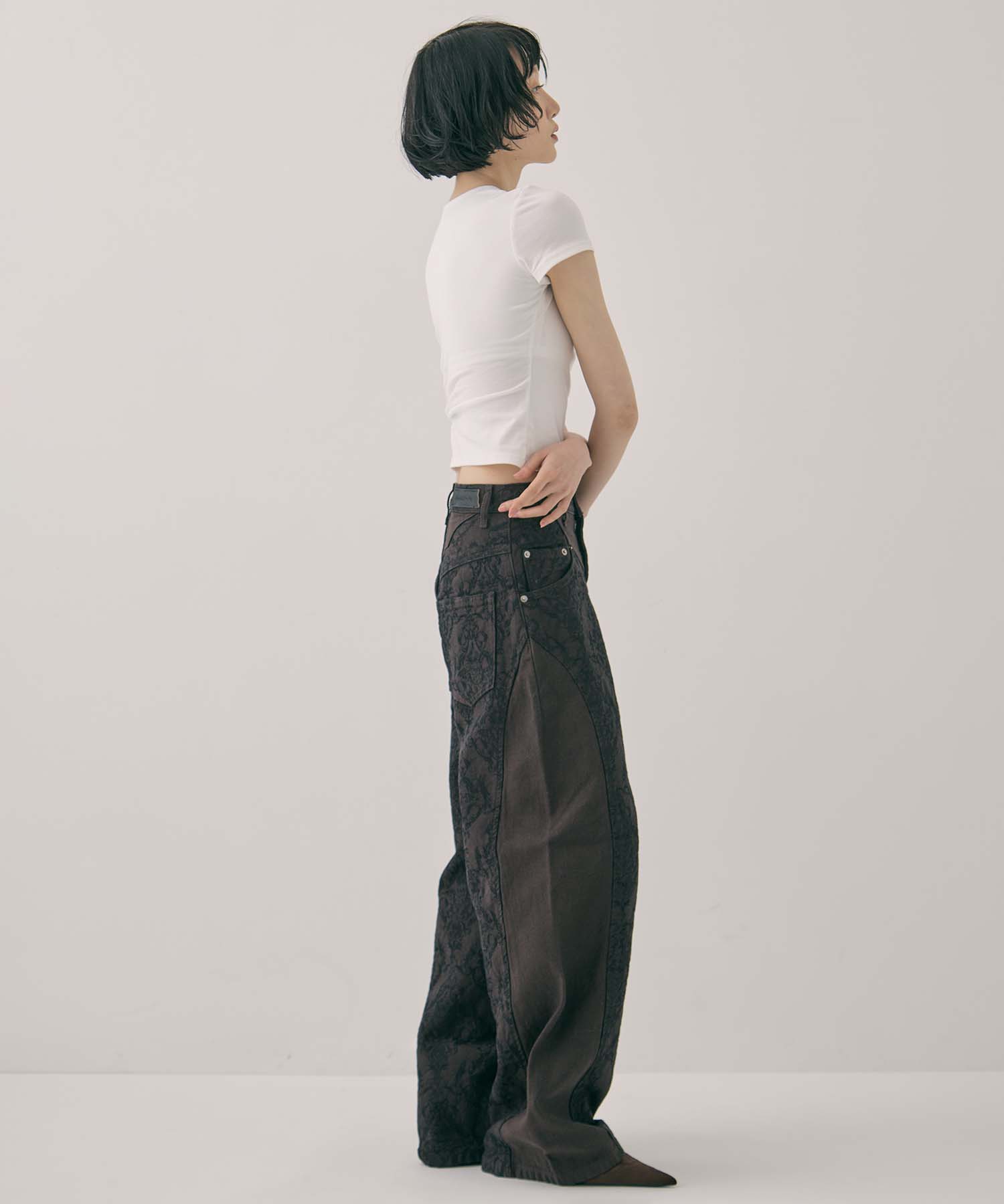 別注 DAMASK-PRINT DENIM CURVE-FIT HIGH-RISE JEANS FETICO