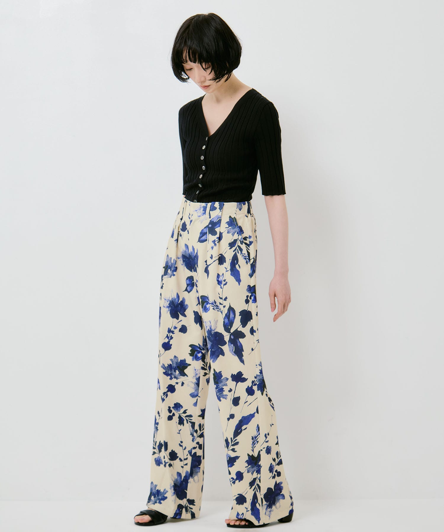 GRAINY FLOWER STRAIGHT PANTS AMERI