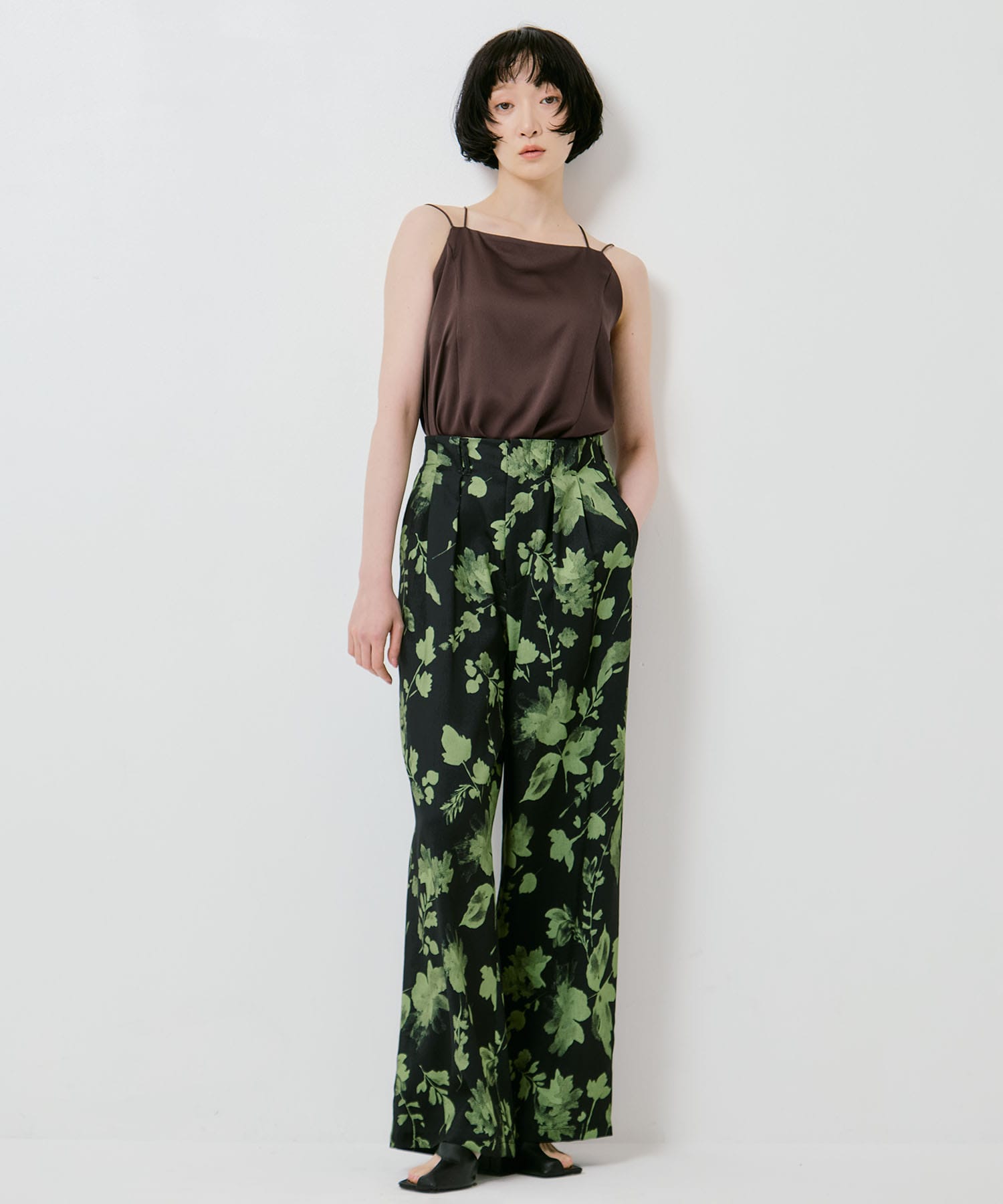 GRAINY FLOWER STRAIGHT PANTS AMERI