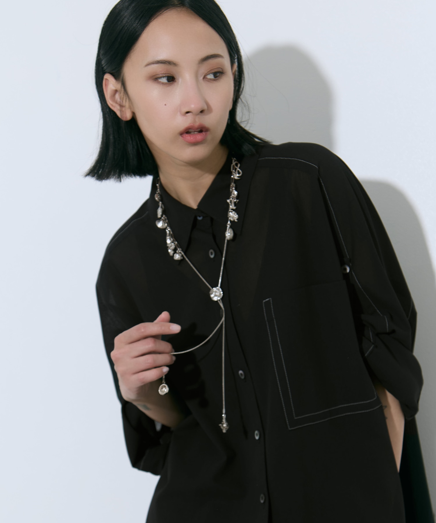 Metal motif loop tie TOGA