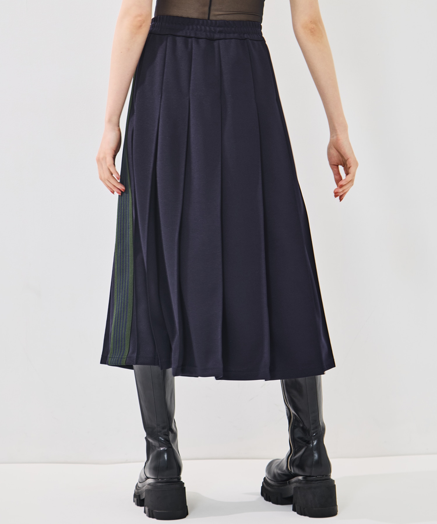 Pleated Tarack Skirt-Poly smooth Needles