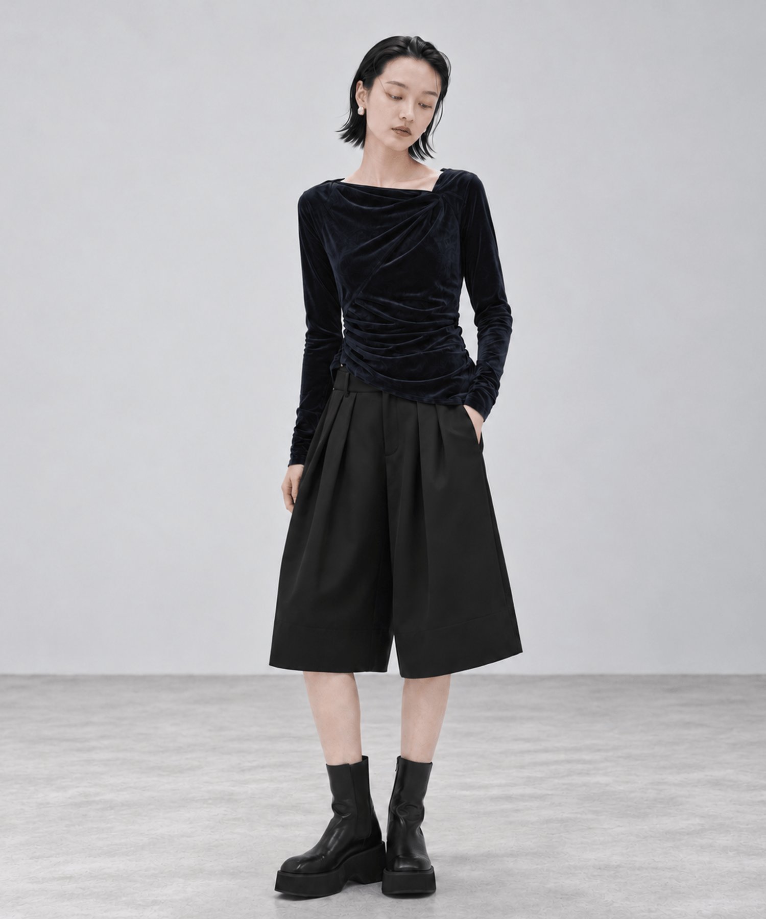 Tucked Bermuda Shorts STUDIOUS