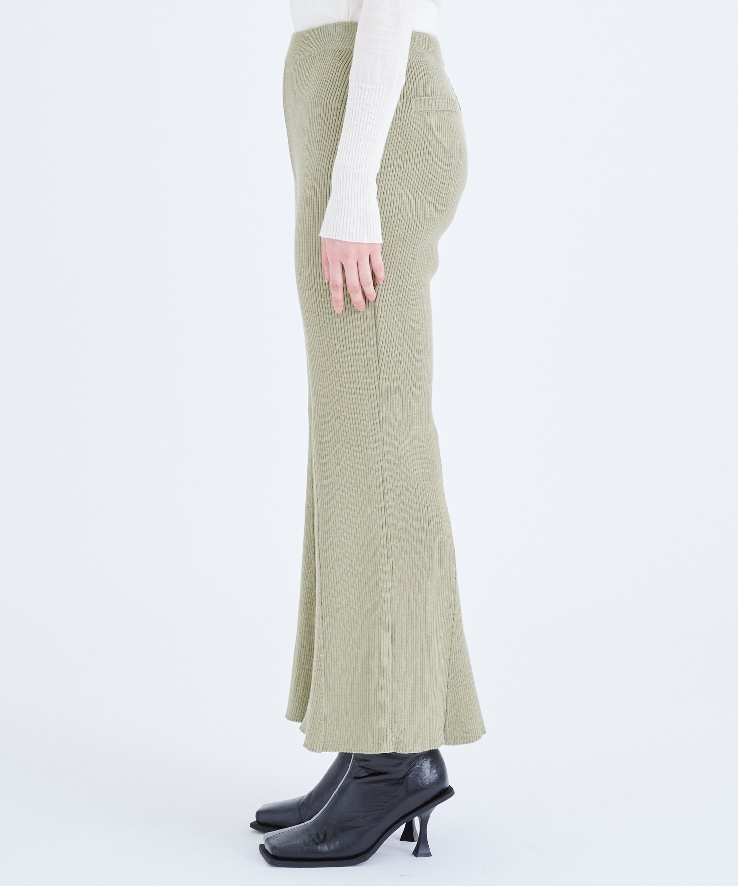 約23cm裾幅美品 アキラナカ AKIRANAKA ニット パンツ フレアパンツ ベルボトムパンツ 無地 ボトムス レディース 38(M相当) ブラック