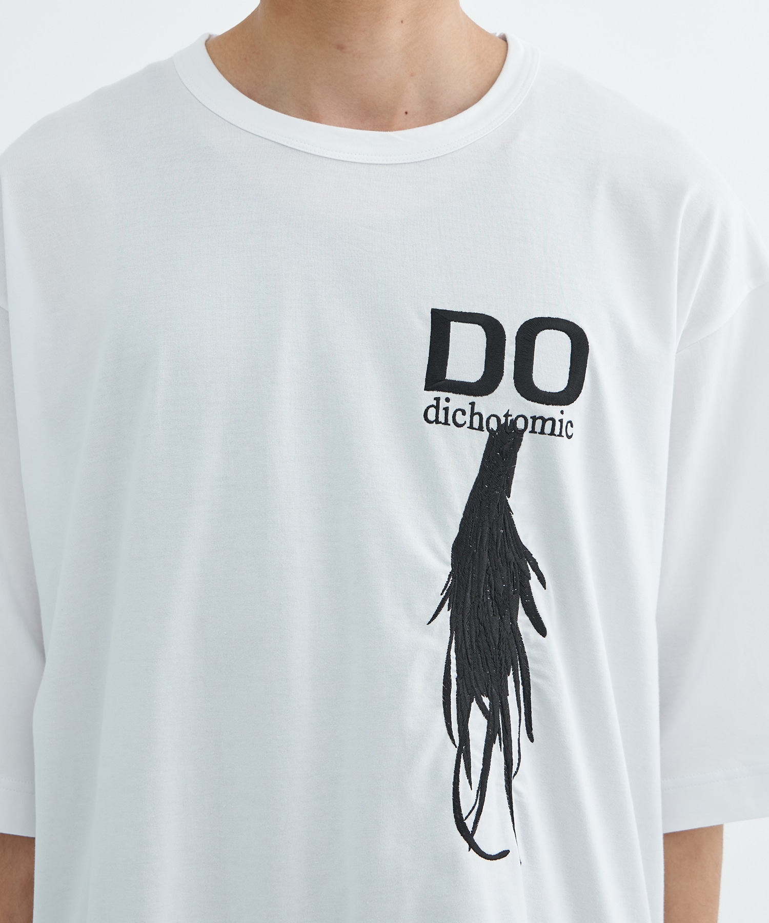 BIRD FEATHER S/S BIG T SHAREEF