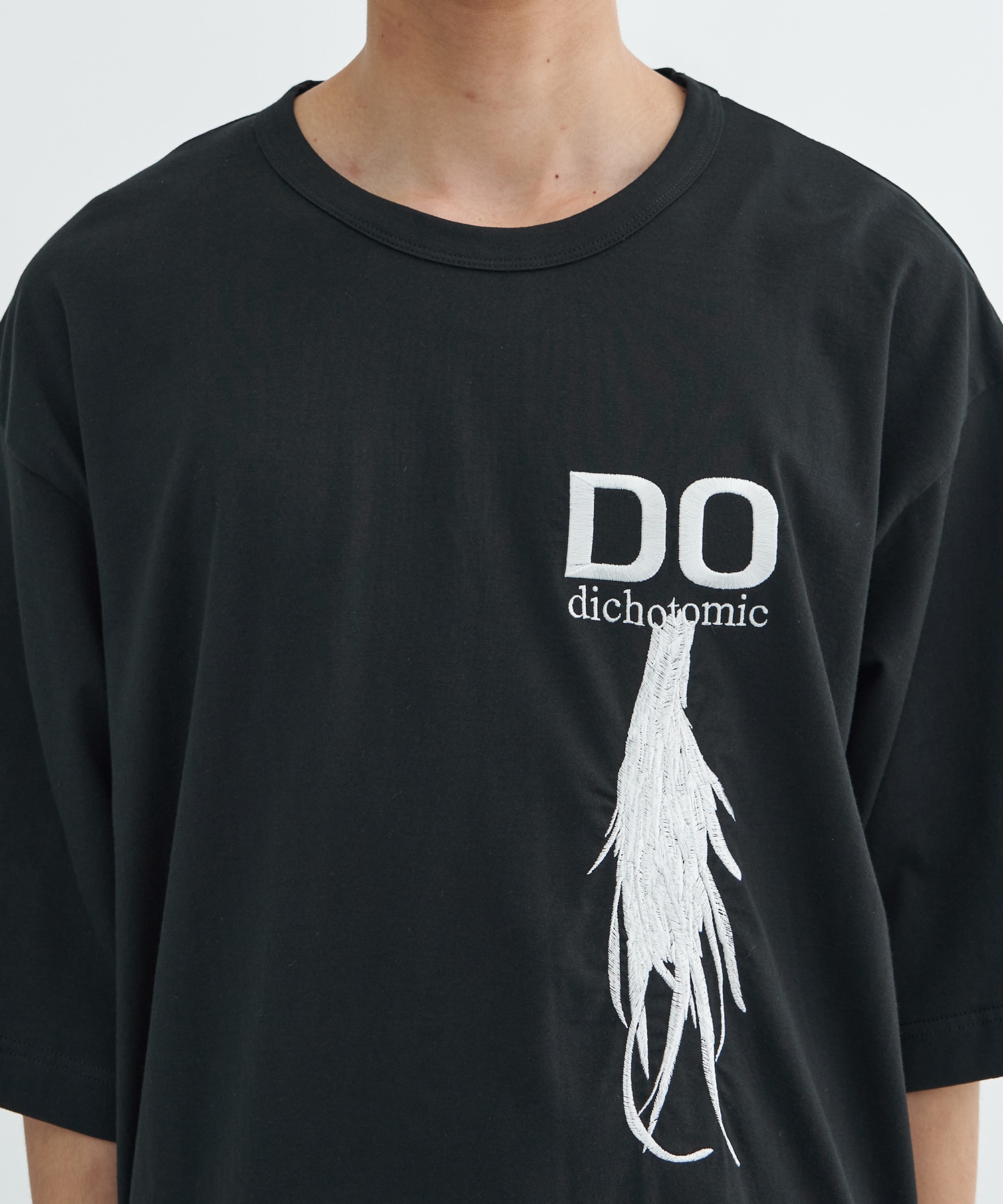 BIRD FEATHER S/S BIG T SHAREEF