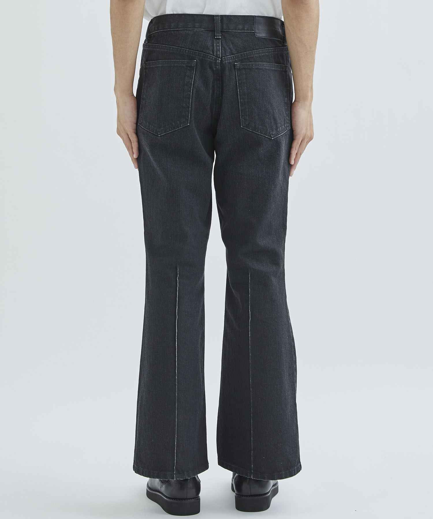 WASHED DENIM FLARED PANTS｜JOHN LAWRENCE SULLIVAN