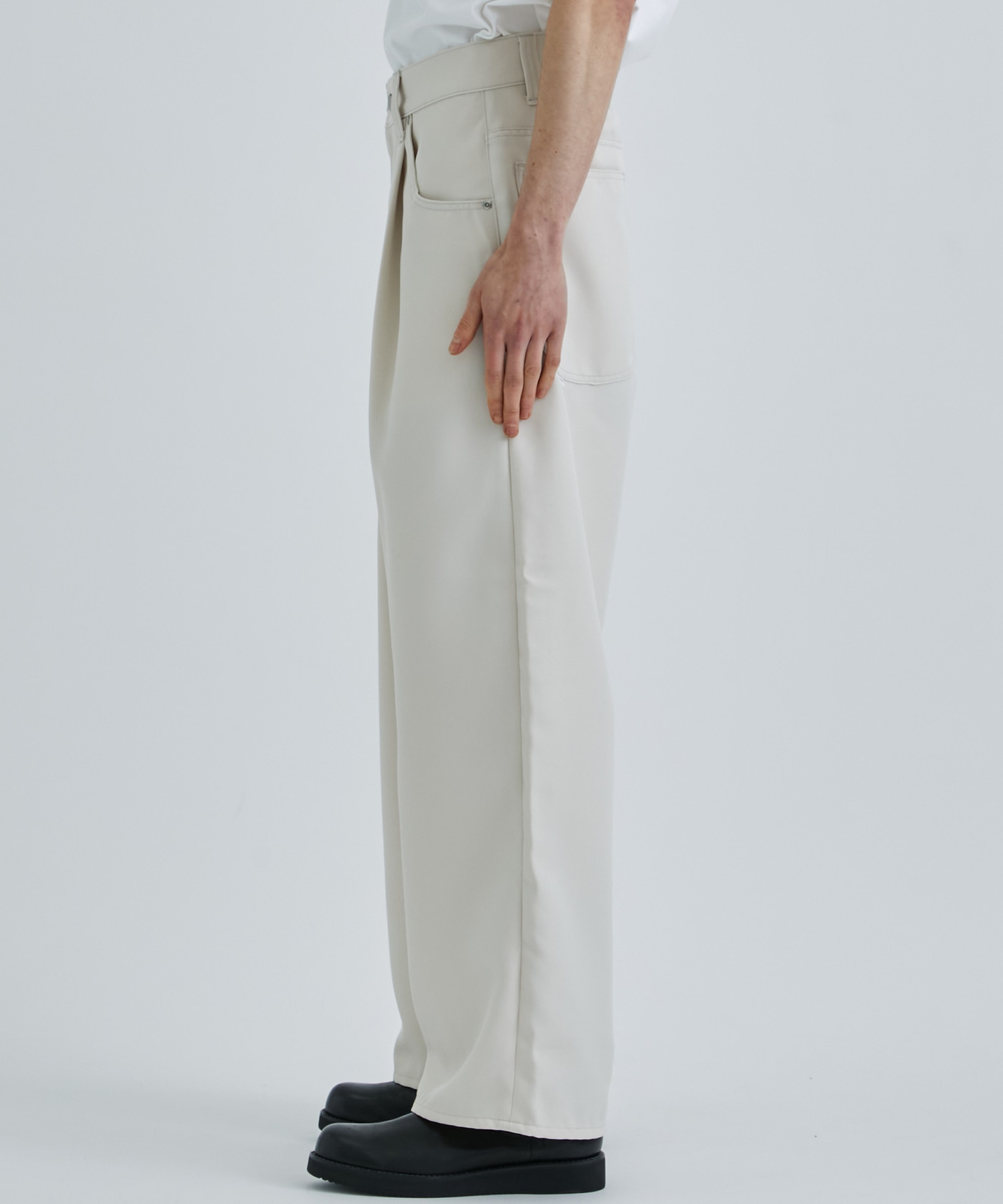 WIDE ONE TUCK STRAIGHT PANTS | JieDa