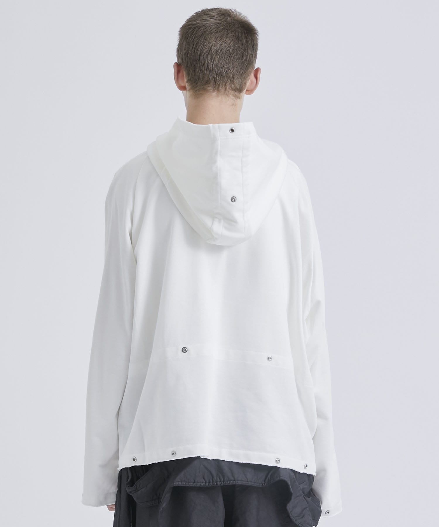 DOT BUTTON ADJUSTMENT SWEAT PARKER ALMOSTBLACK