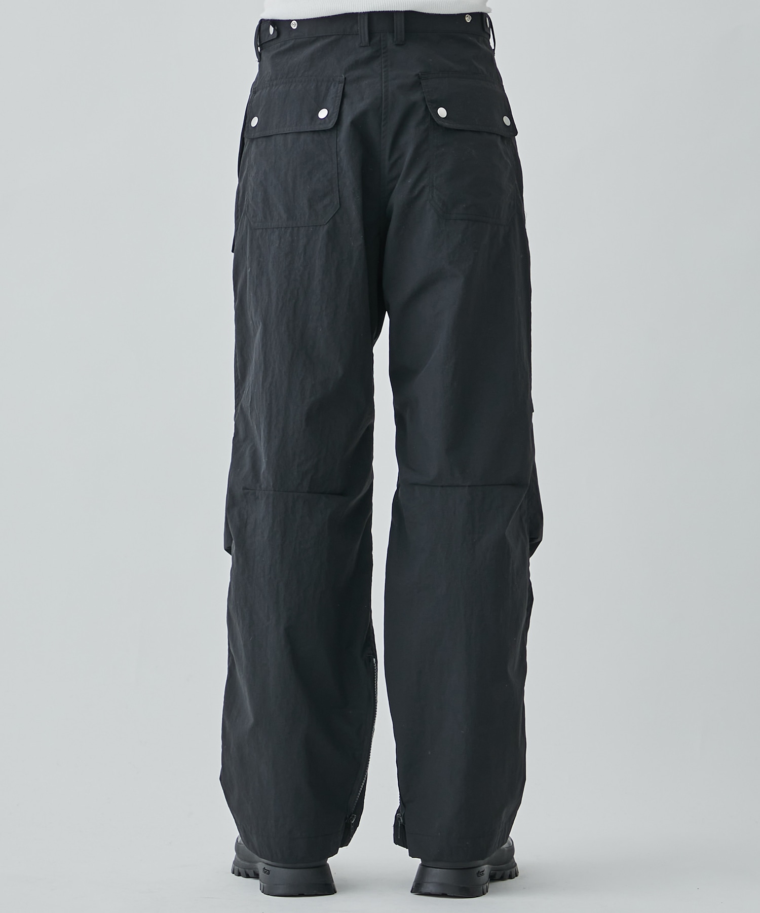 Cargo Pocket Nylon Wide Trousers(2 BLACK): MATSUFUJI: MENS 