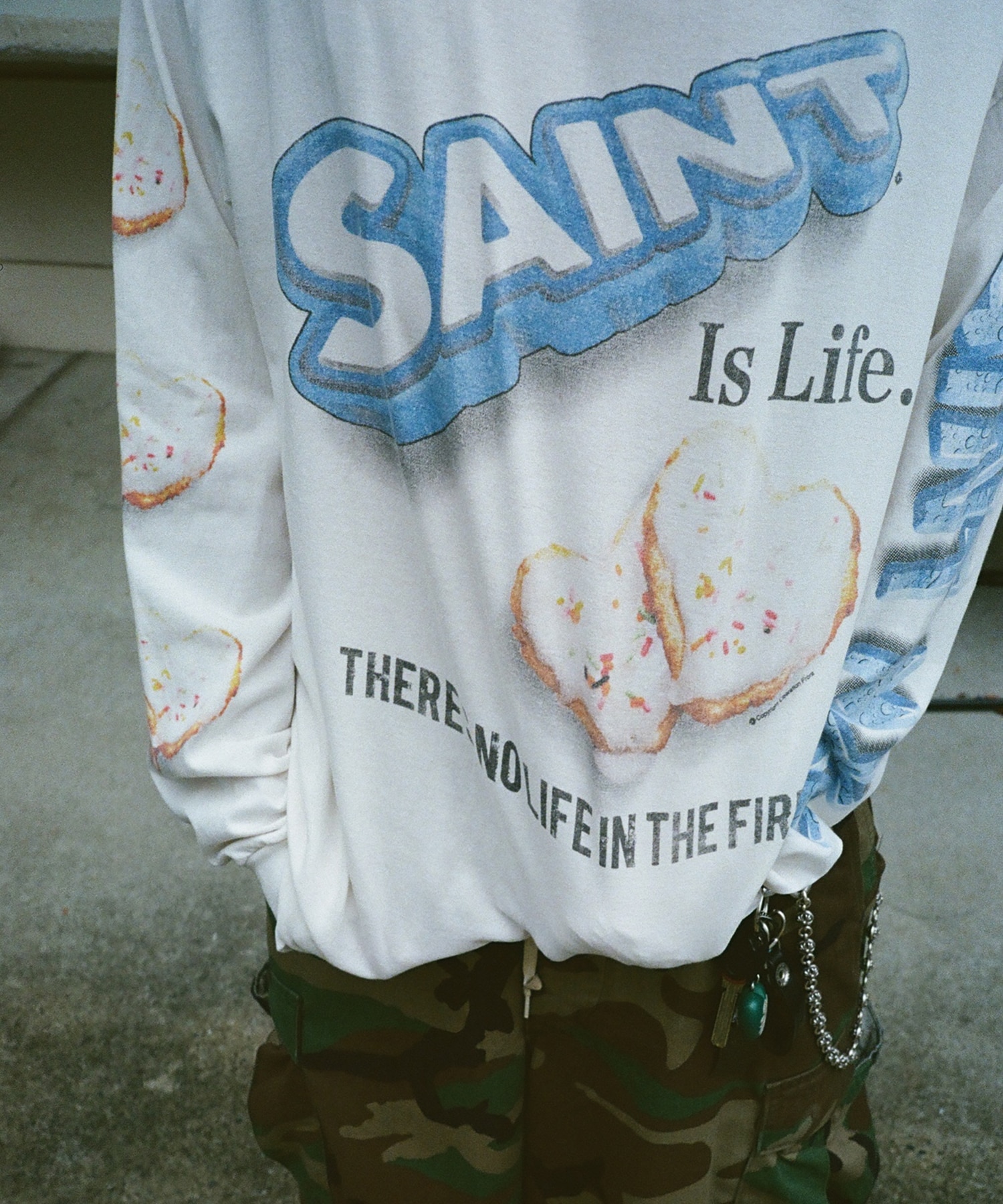 SM-YS1-0000-C39/SA_LS TEE/HEART CKIE/WHT SAINT M××××××