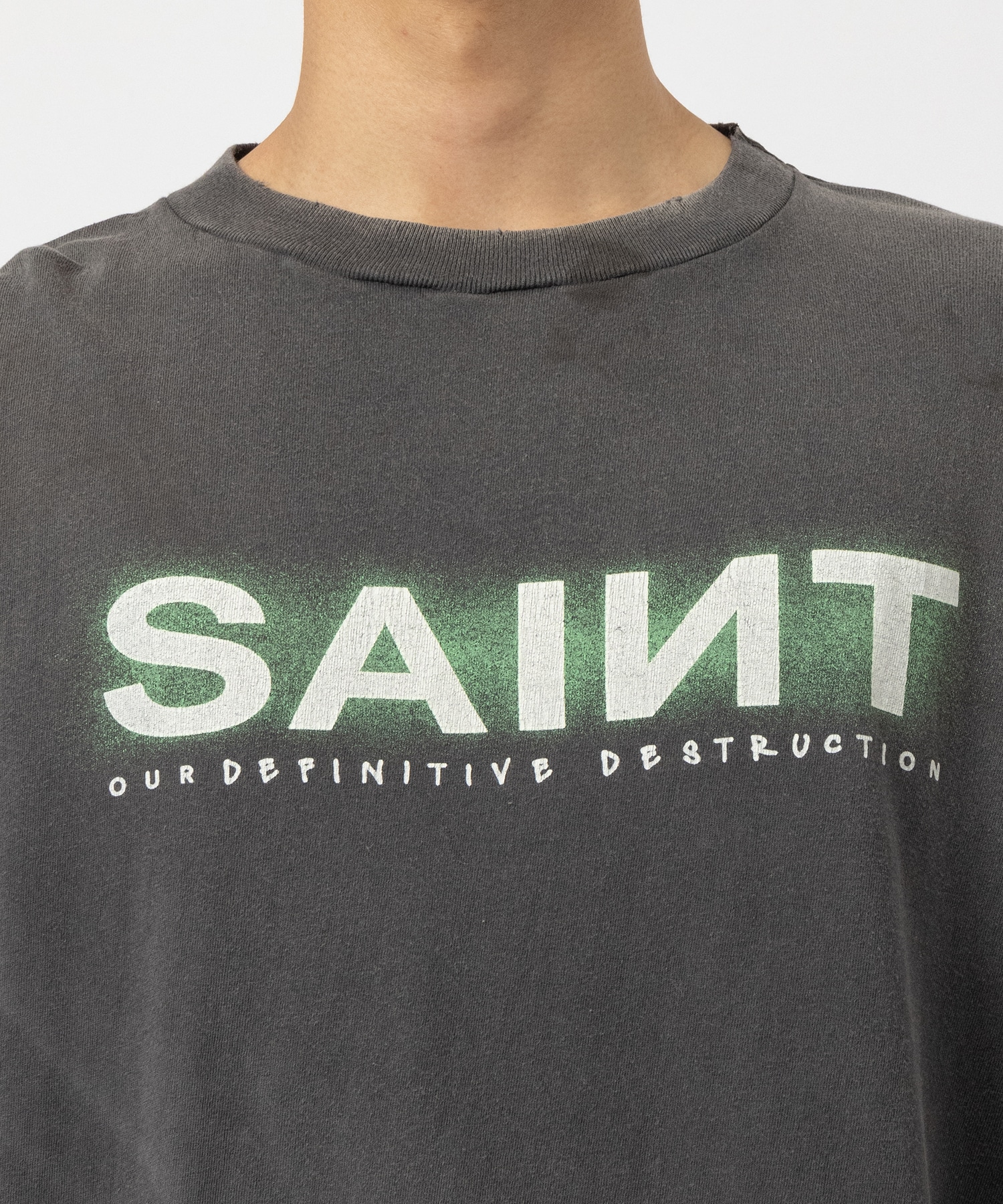 SM-YS1-0000-001/SS TEE/SAINT/BLACK SAINT M××××××