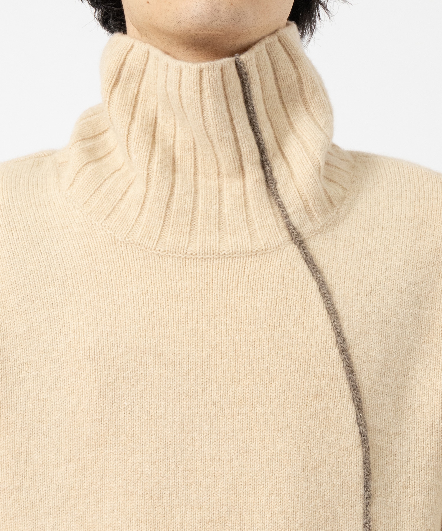 Turtle Neck Knit UJOH HOMME