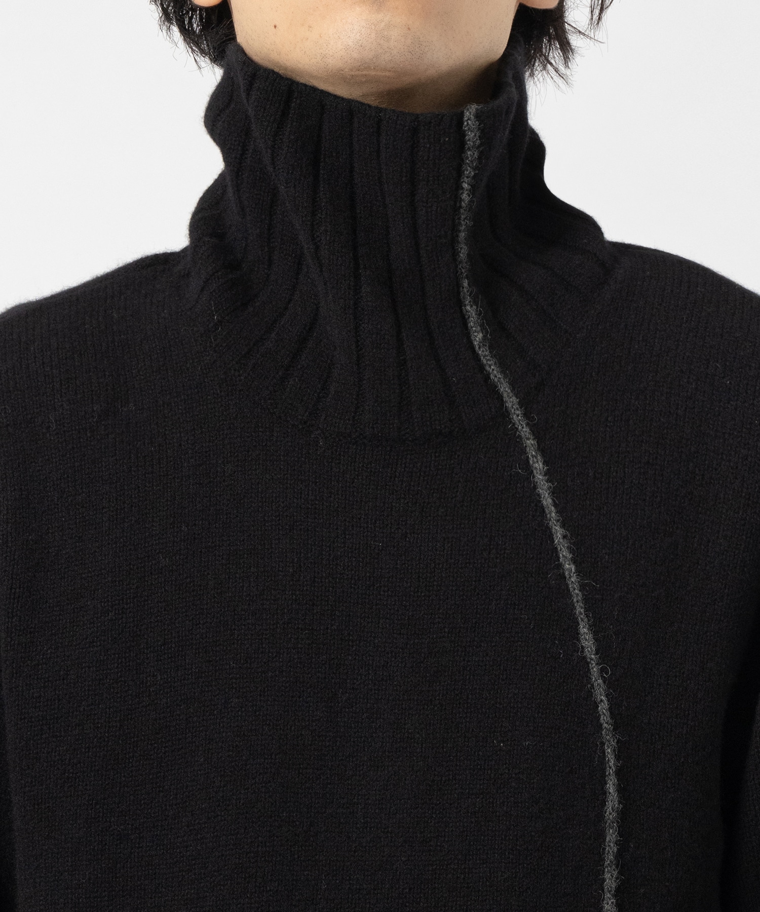 Turtle Neck Knit UJOH HOMME