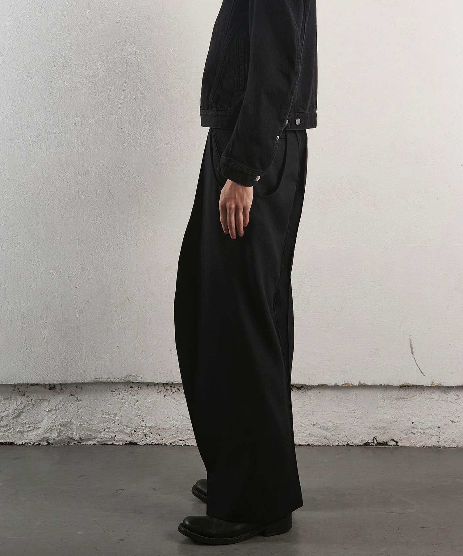 S-CURVED WIDE LEG UTILITY TROUSERS NVRFRGT