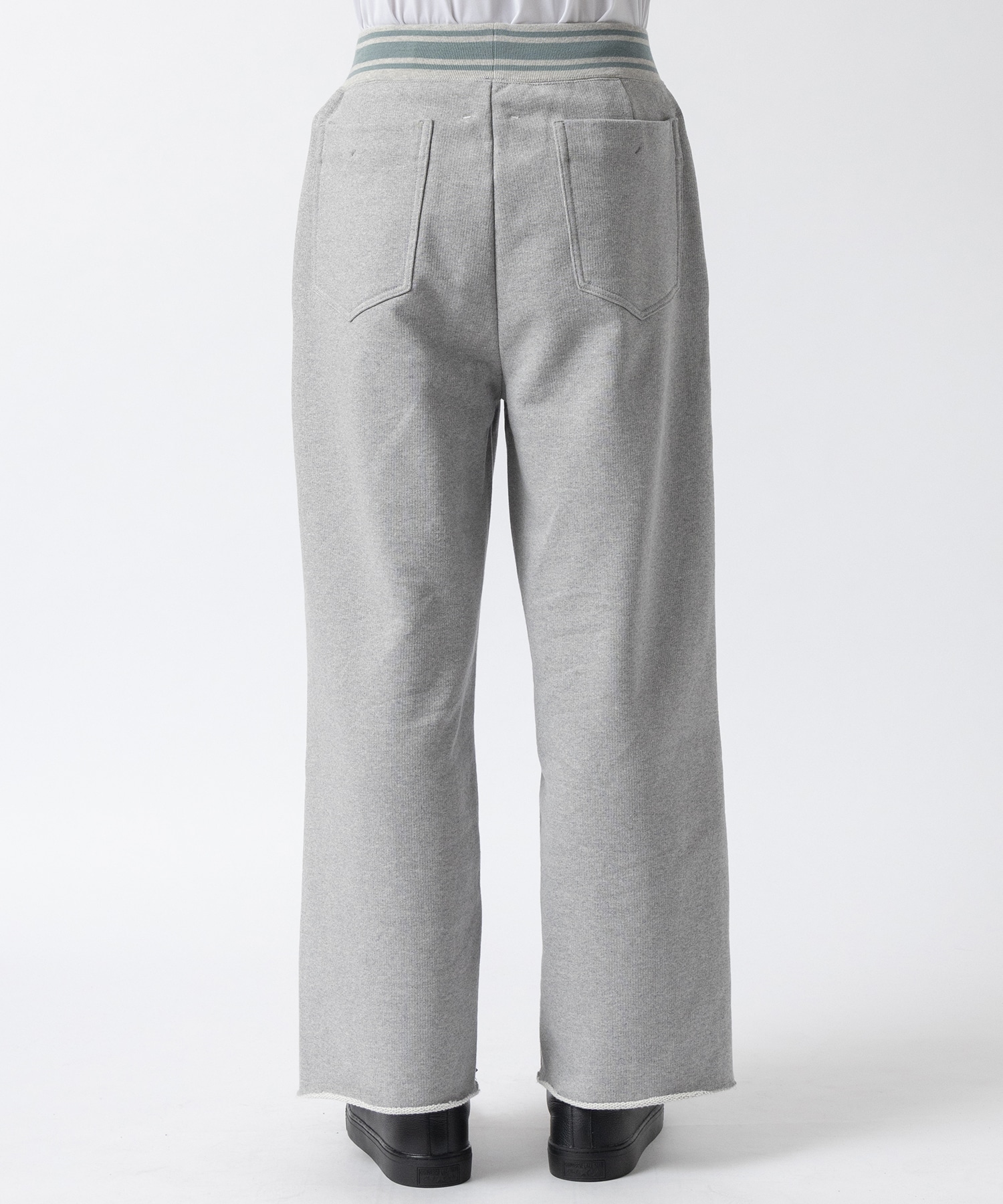 RIB TUCK BAGGY PANTS saby