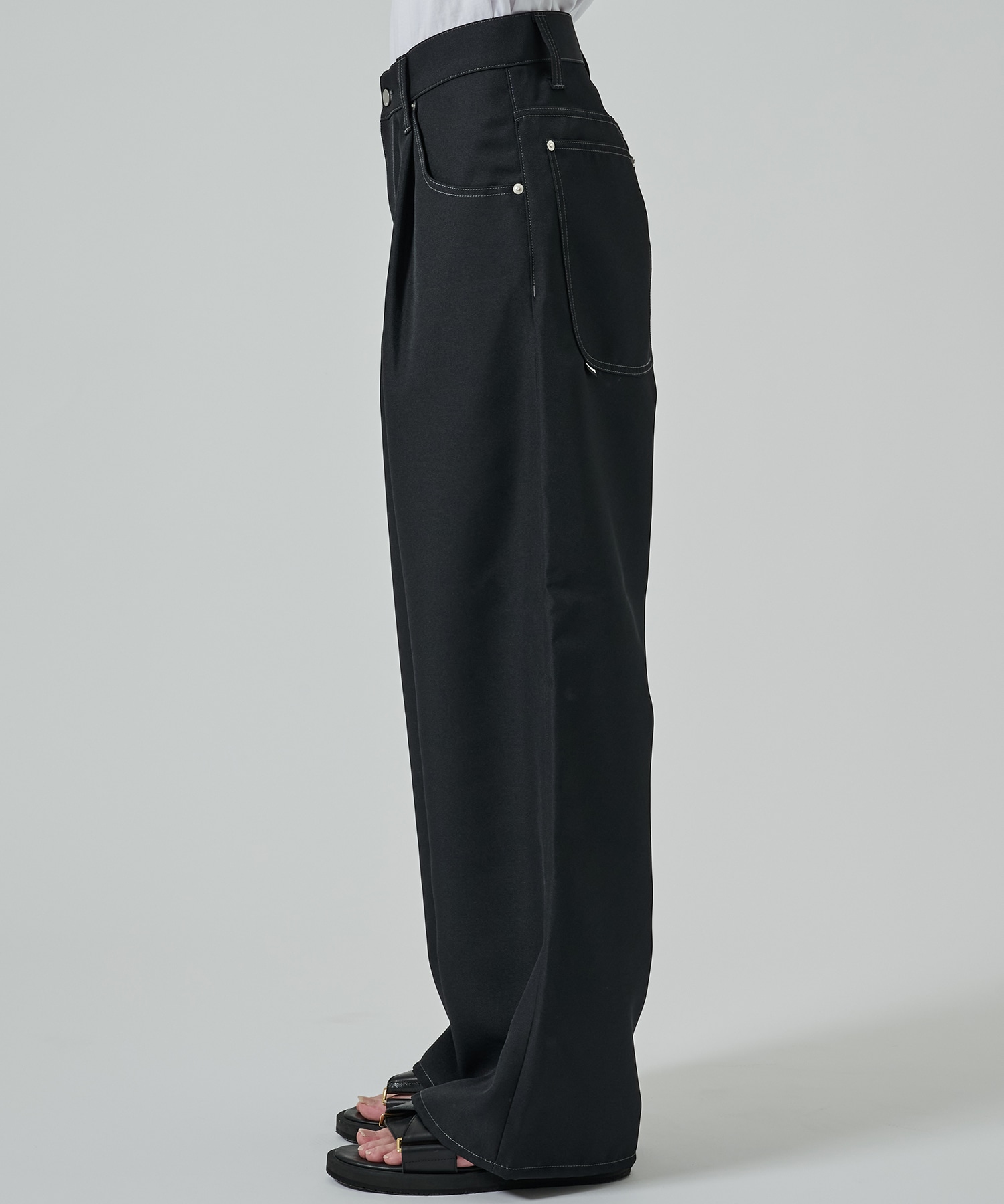 WIDE ONE TUCK STRAIGHT PANTS JieDa