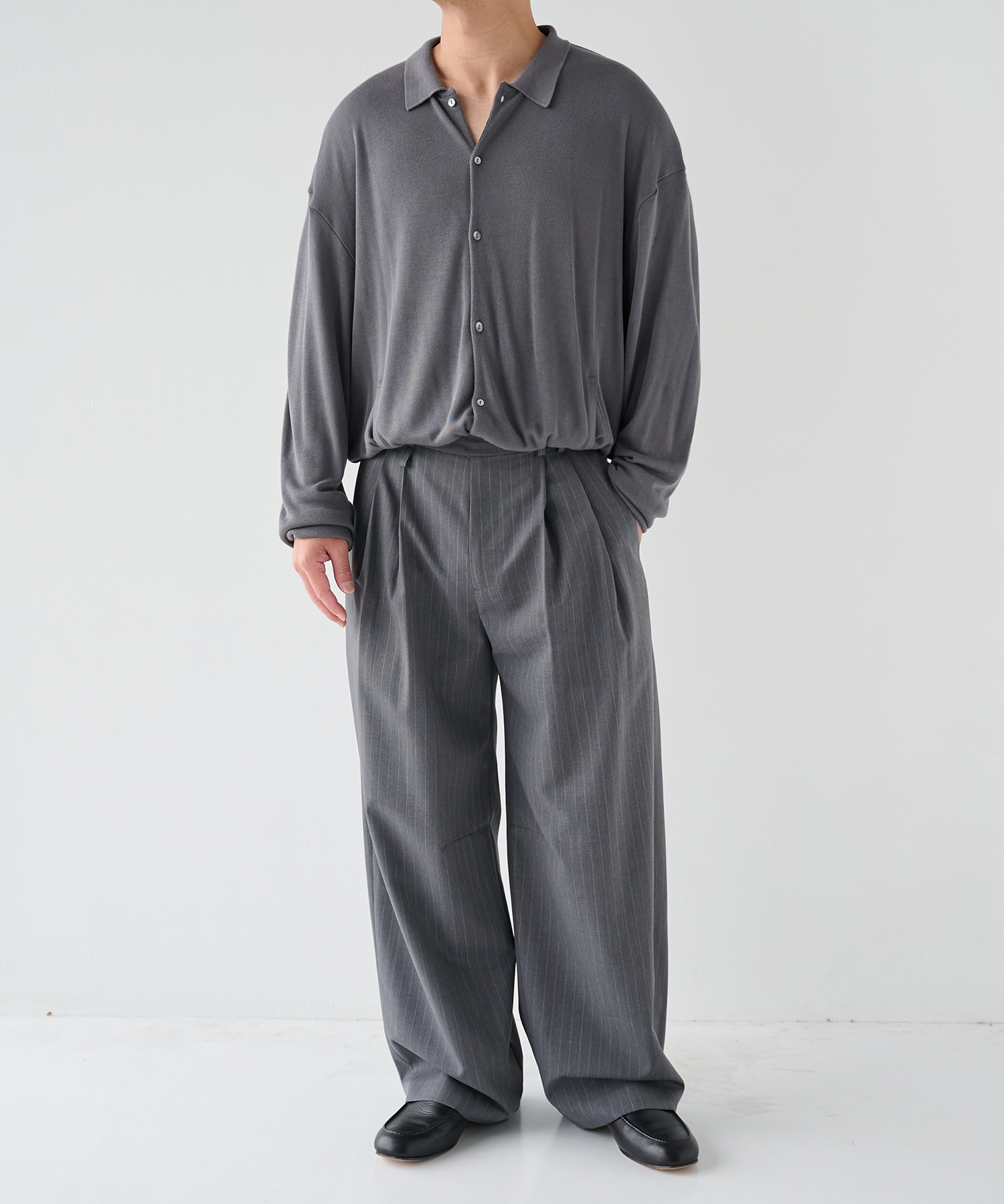 2Tuck Curve Slacks STUDIOUS