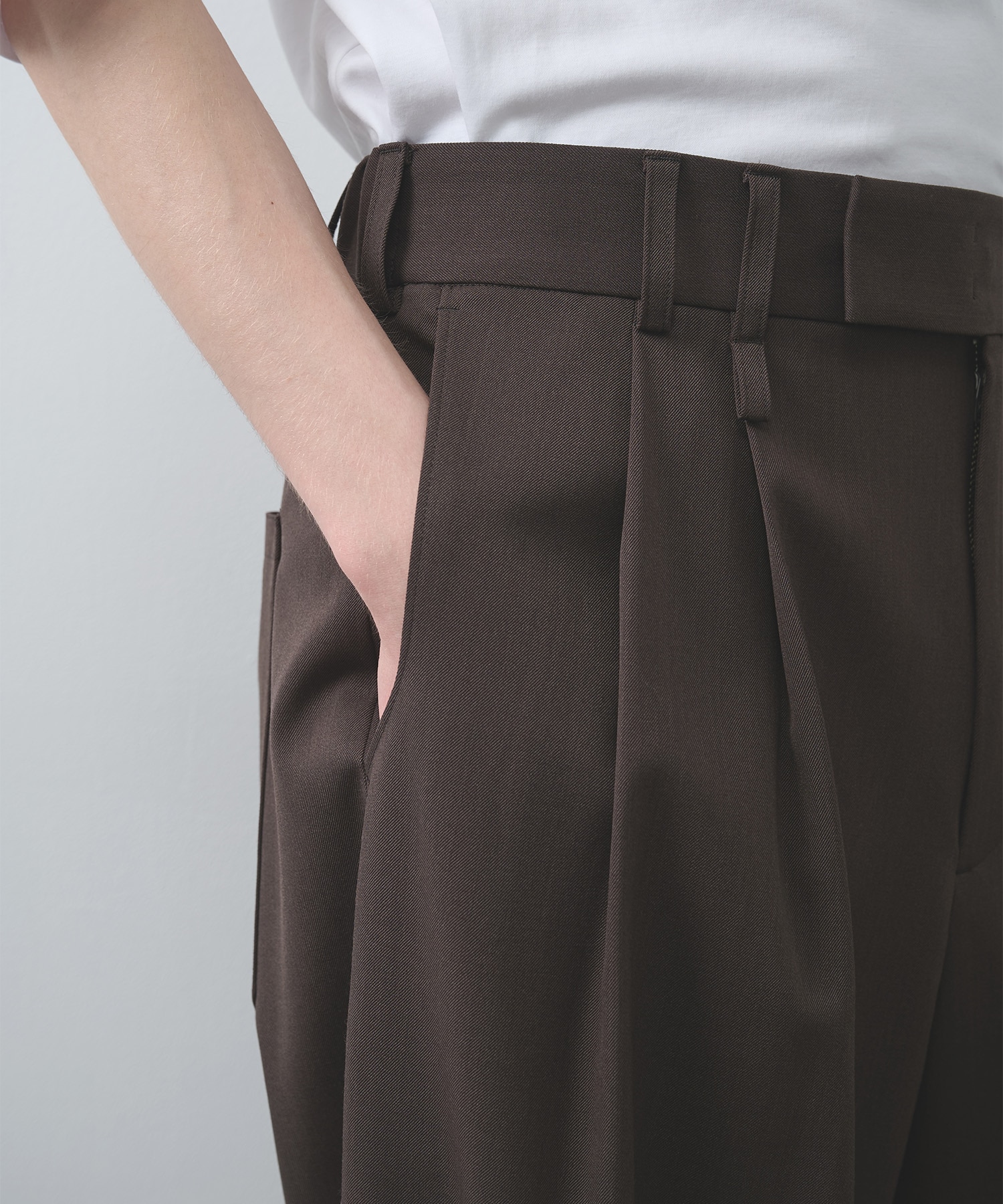 2Tuck Curve Slacks STUDIOUS