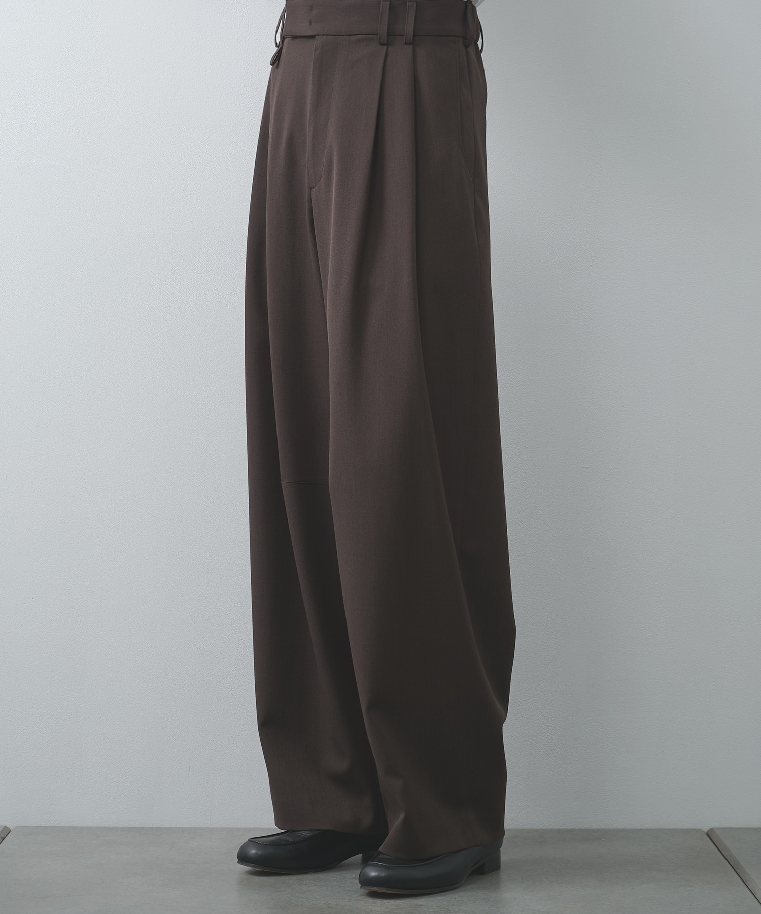 2Tuck Curve Slacks STUDIOUS