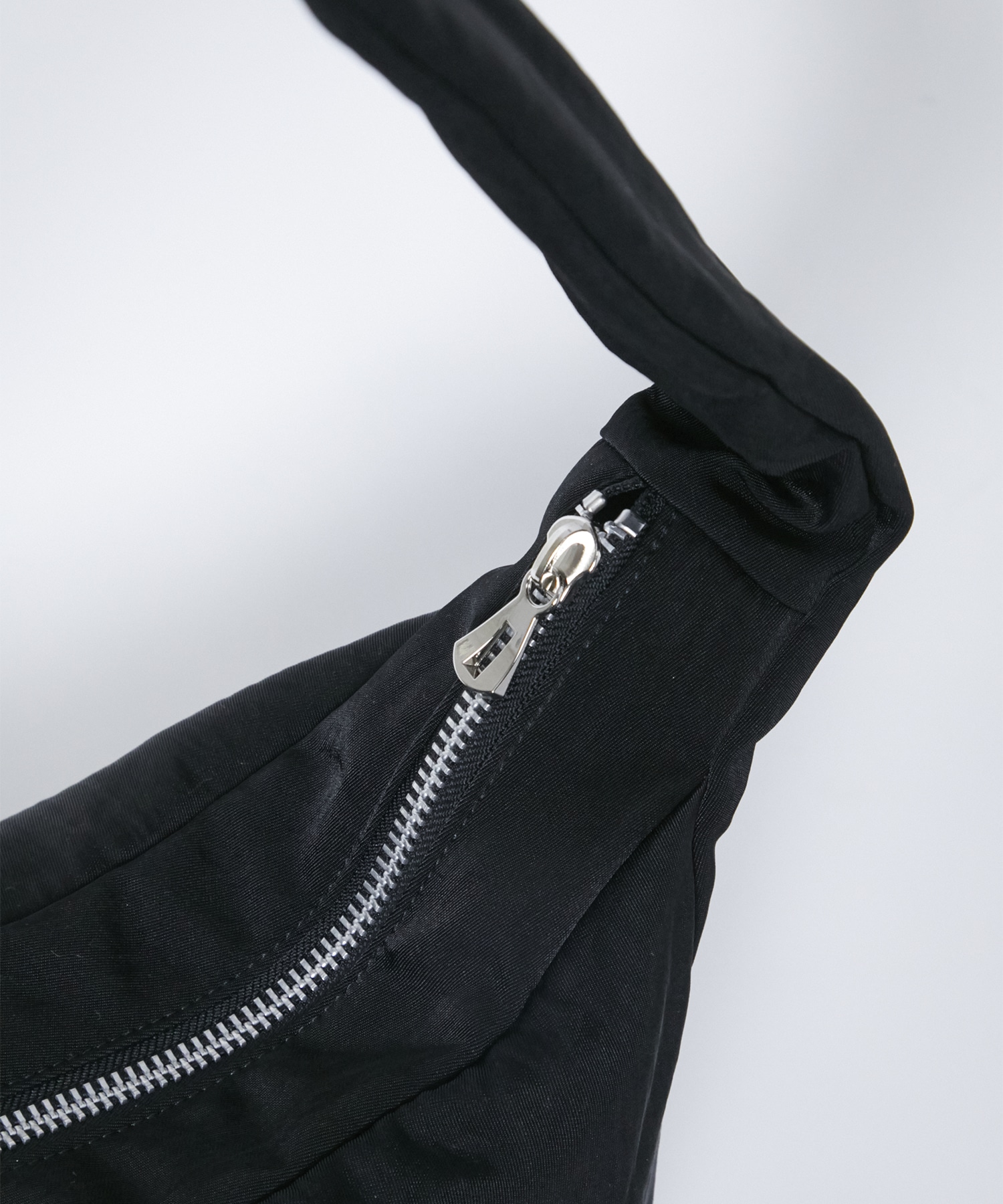 ANNIE PUFFER TOWN MOON BAG / CERATO BRIGHT ITTI