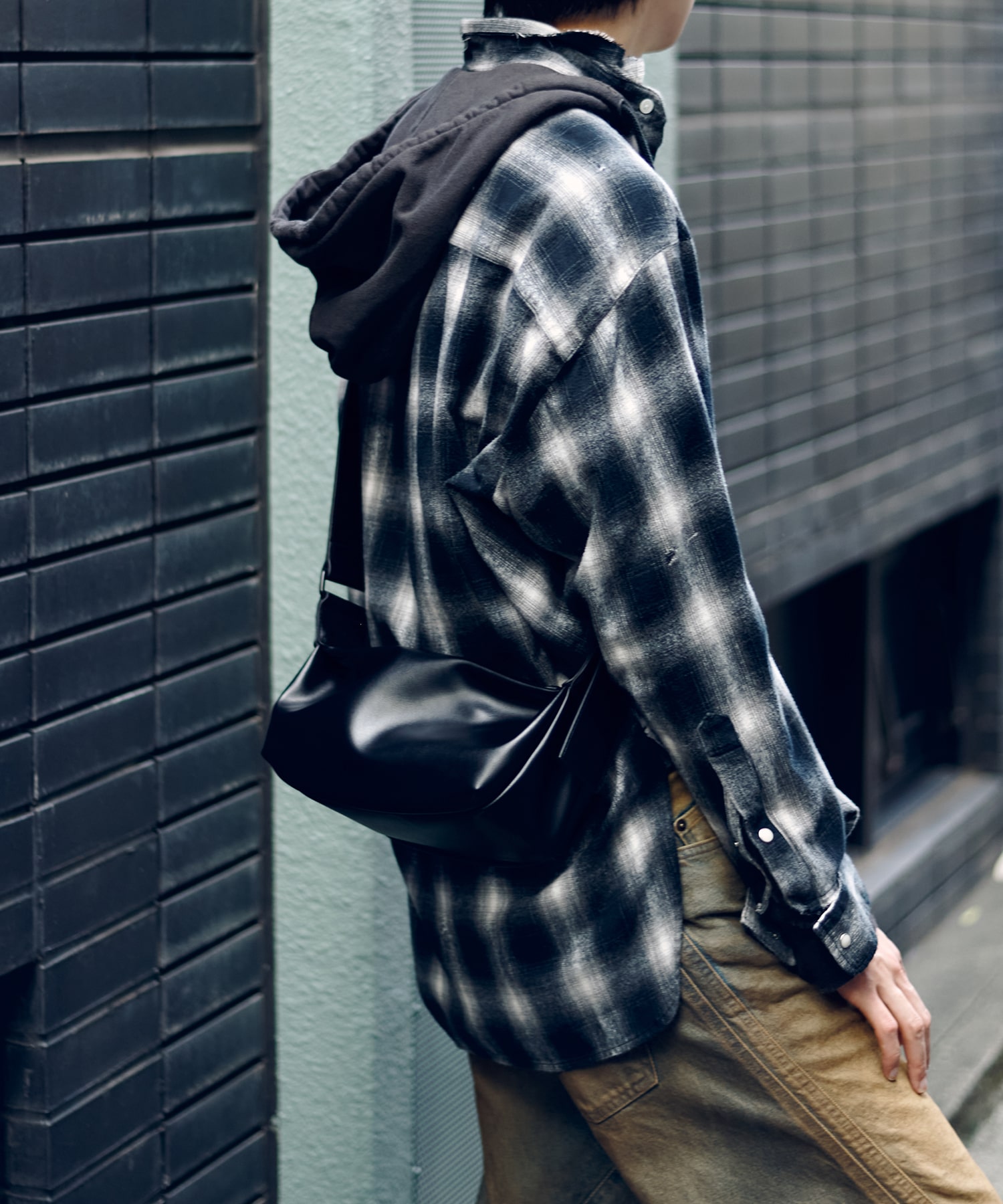 HARF MOON SHOULDER BAG | STUDIOUS