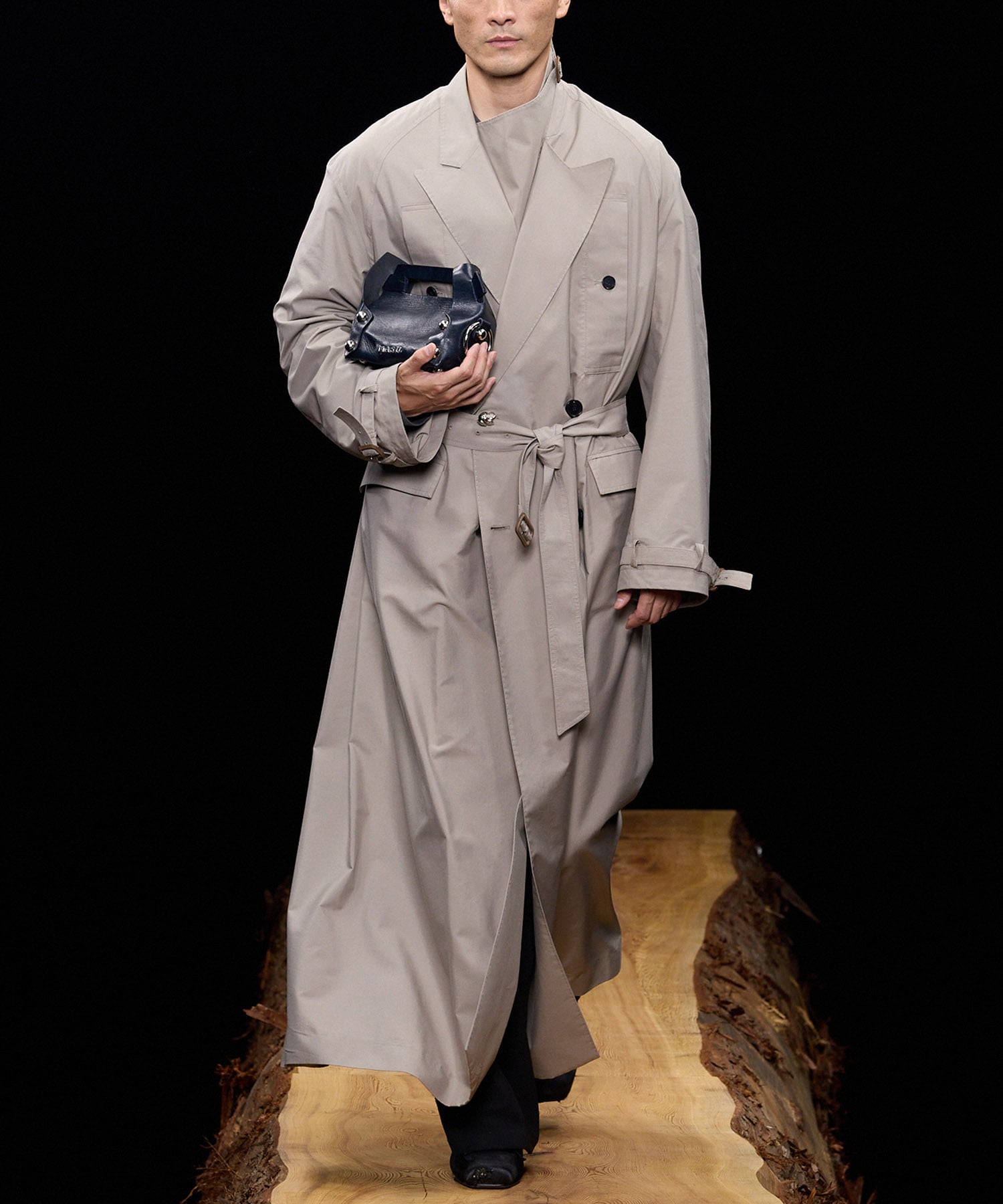 LEATHER CAKE BAG MASU