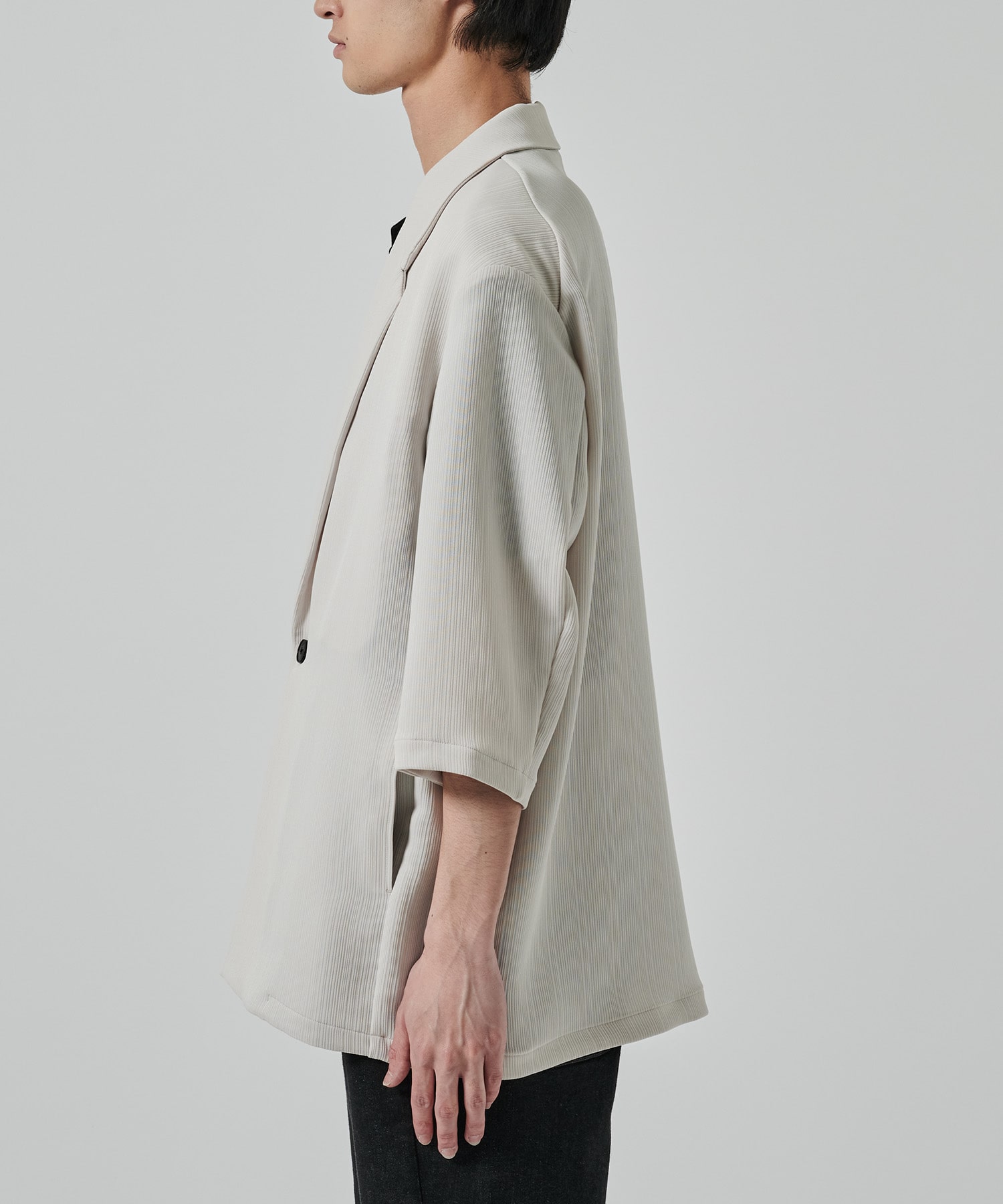 PLEATS HALF SLEEVE JACKET STUDIOUS