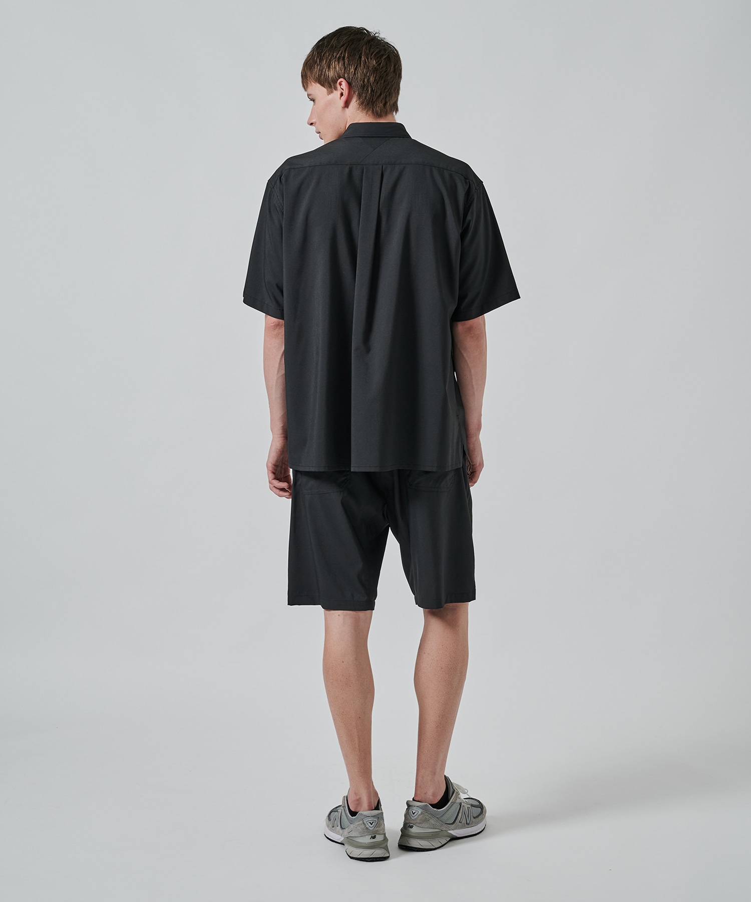〈別注〉REGULAR COLLAR HALF SLEEVE SHIRT White Mountaineering