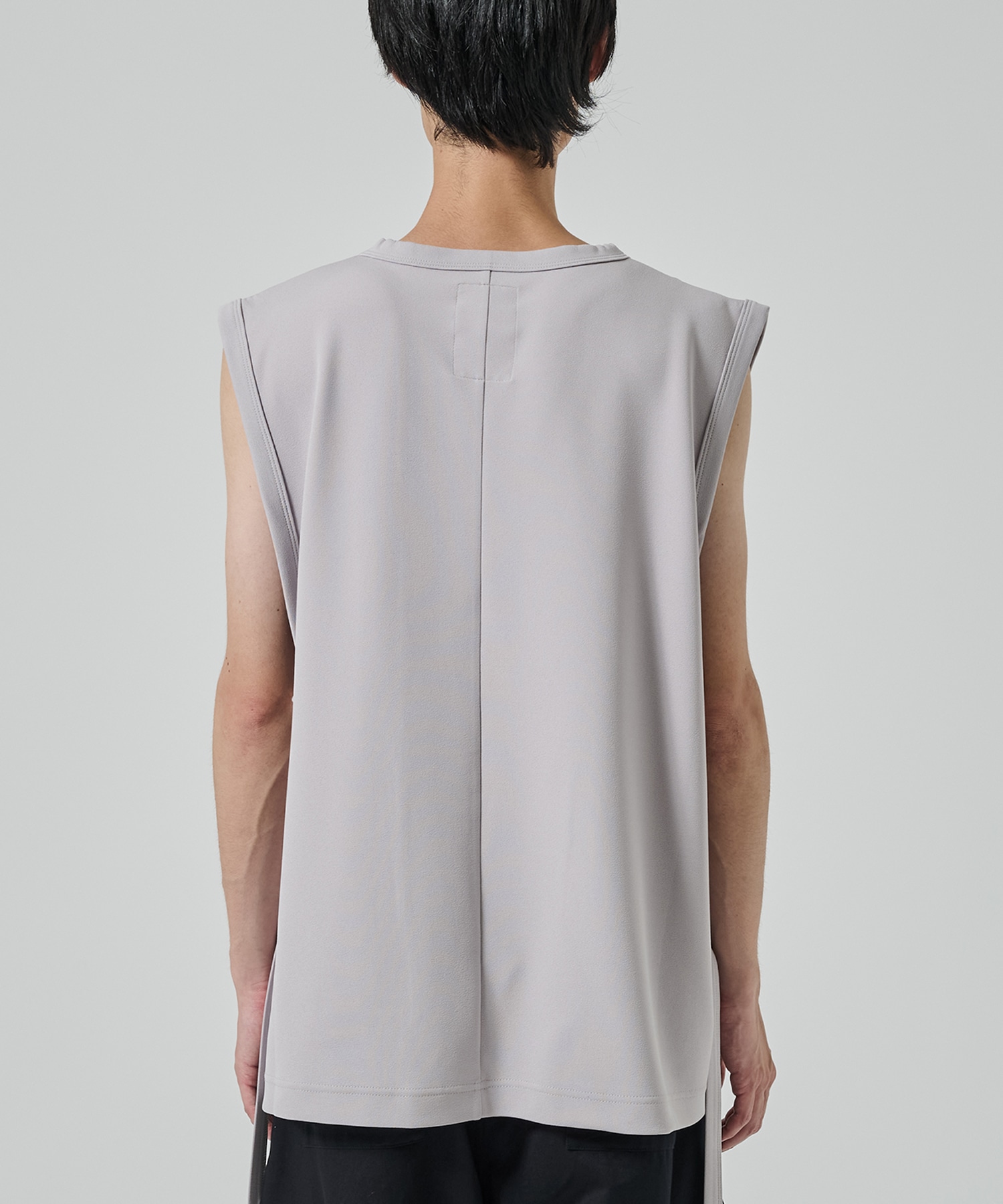 NO SLEEVE TEE SHAREEF