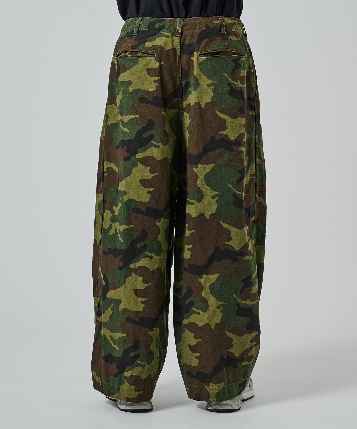 〈別注〉H.D Pant - Military Camo NEEDLES