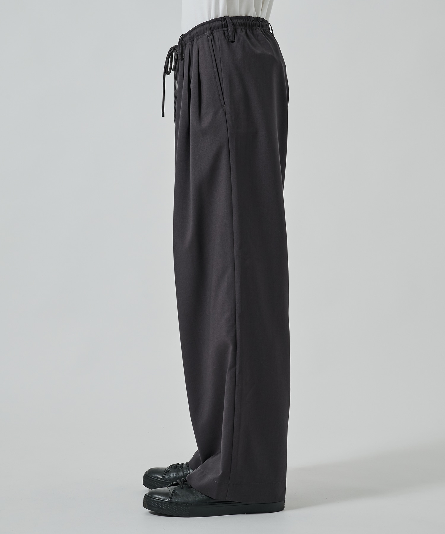 TRIPLE PLEATED EASY TROUSERS 