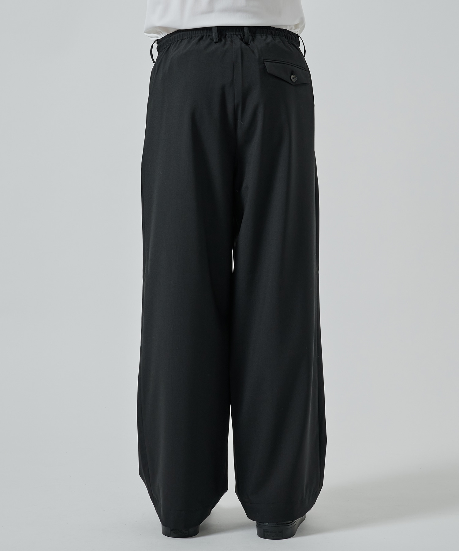 TRIPLE PLEATED EASY TROUSERS MARKAWARE/marka
