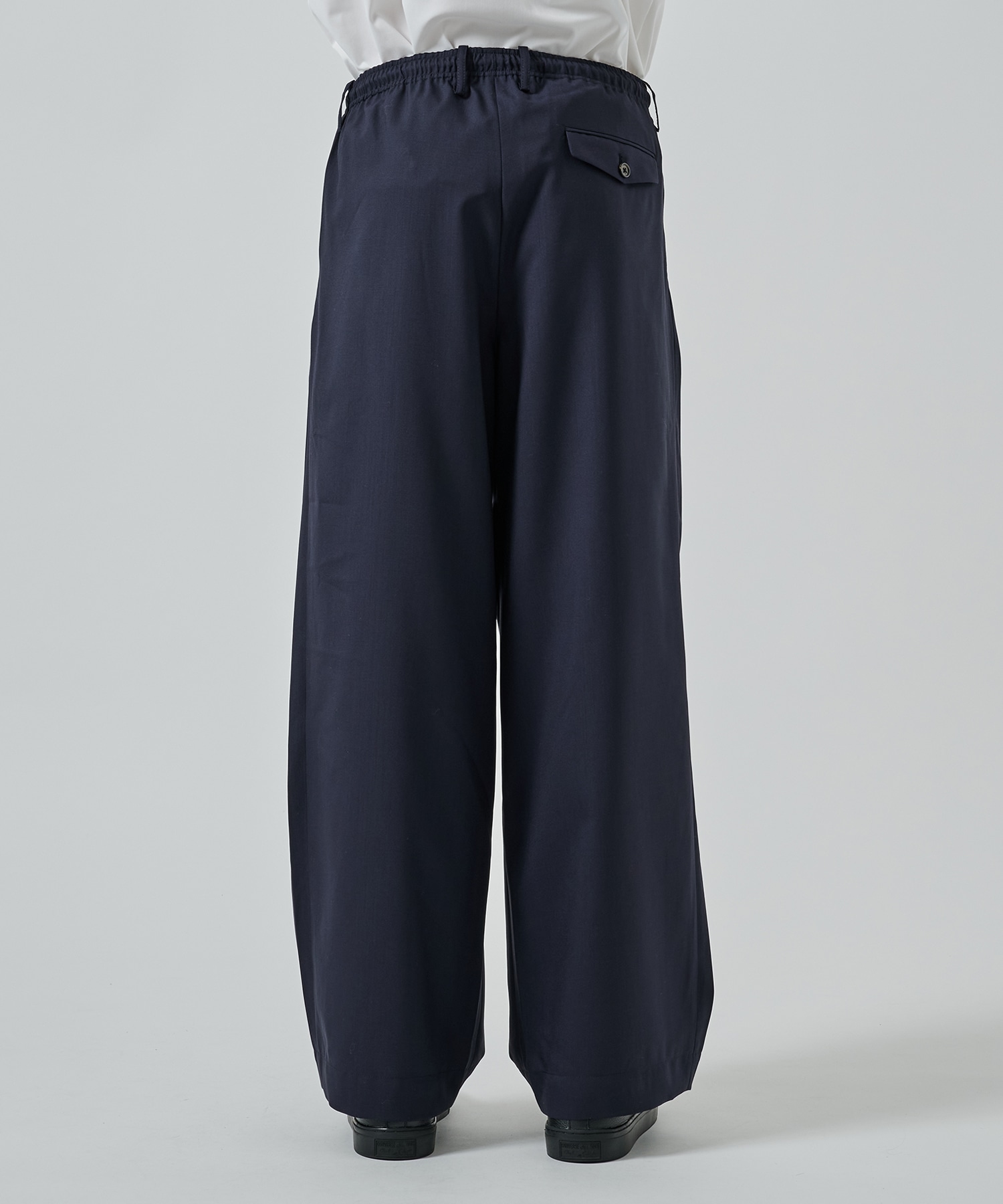 TRIPLE PLEATED EASY TROUSERS MARKAWARE/marka