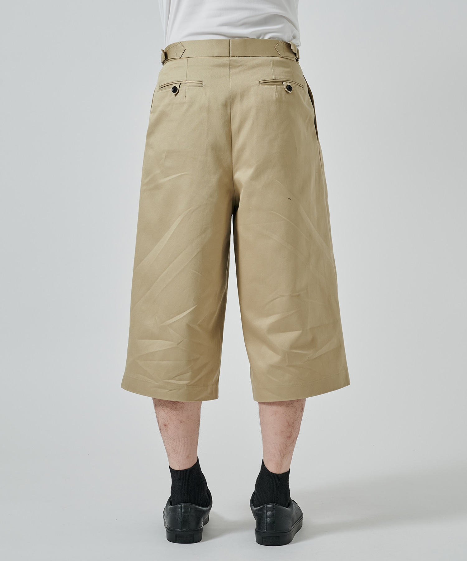 TWO TUCK CROPPED TROUSERS MARKAWARE/marka