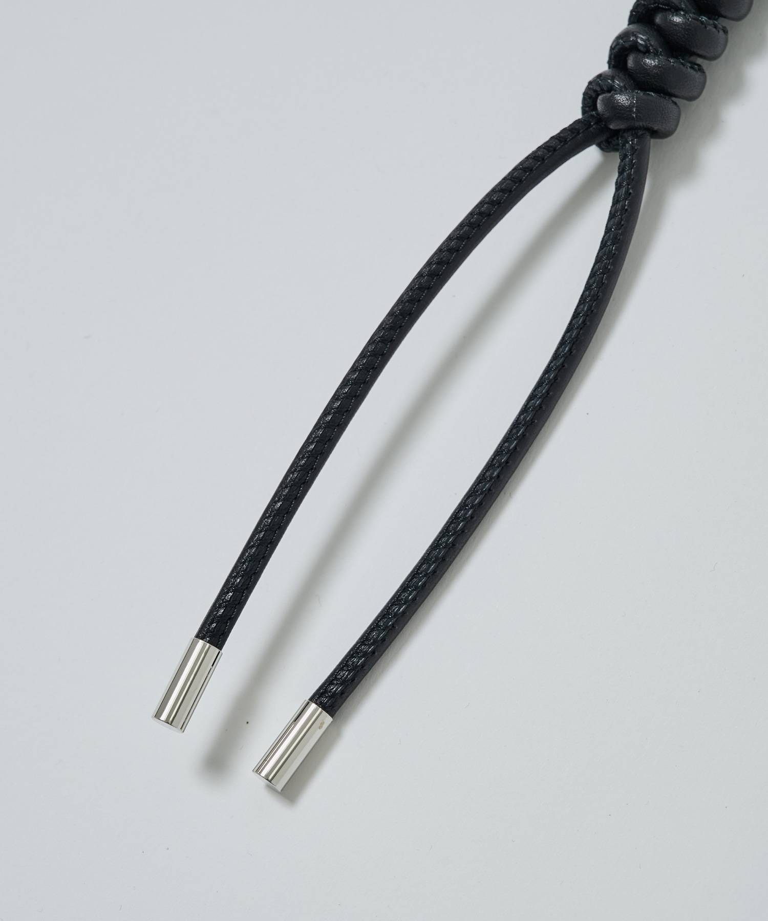 CRISTY SNAKEKNOT CHARM / STCOW ITTI