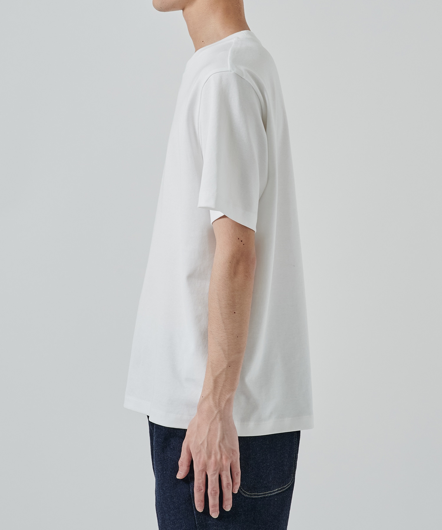 HIGH TWIST REGULAR FIT TEE STUDIOUS