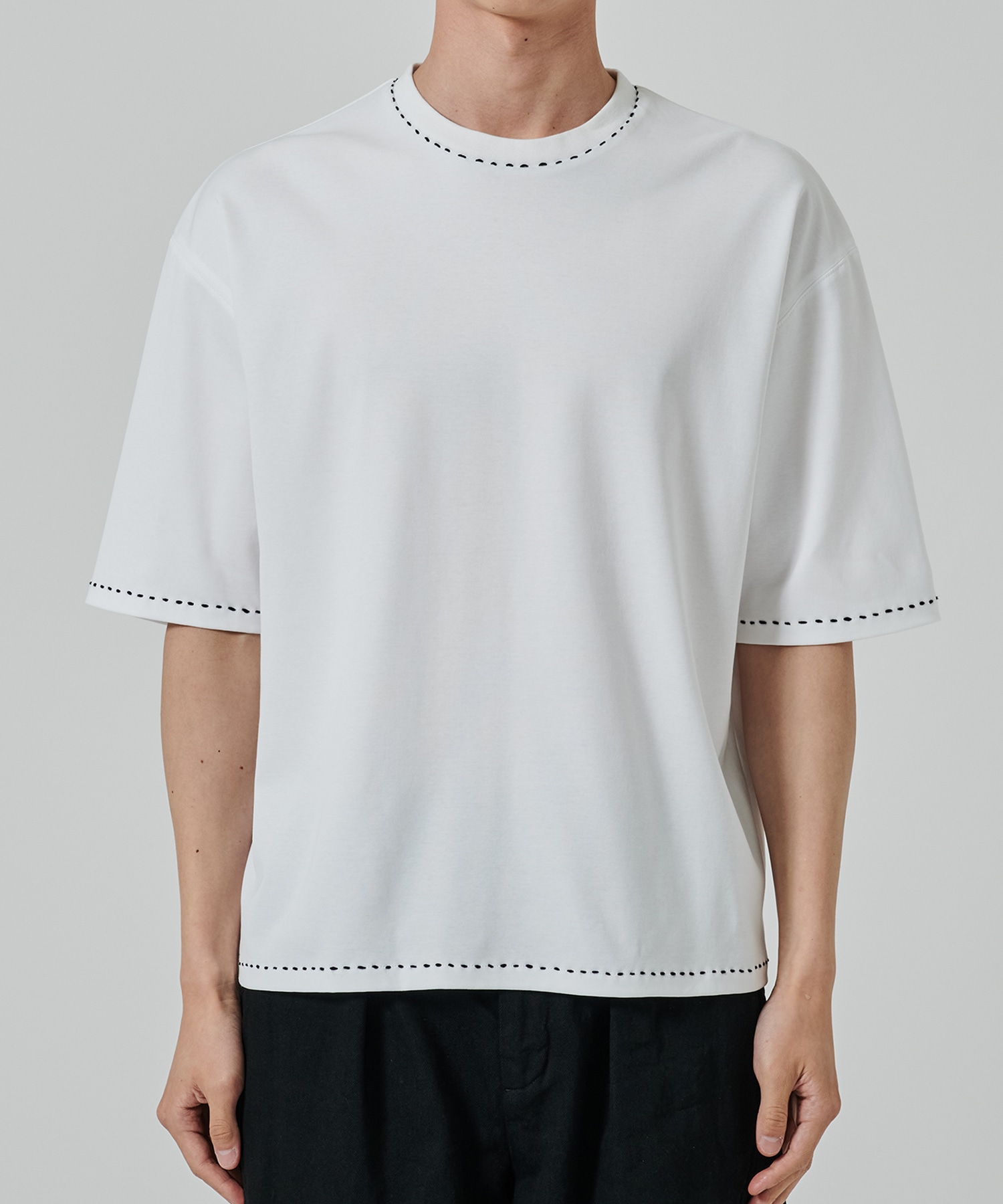 HAND STITCH TEE STUDIOUS