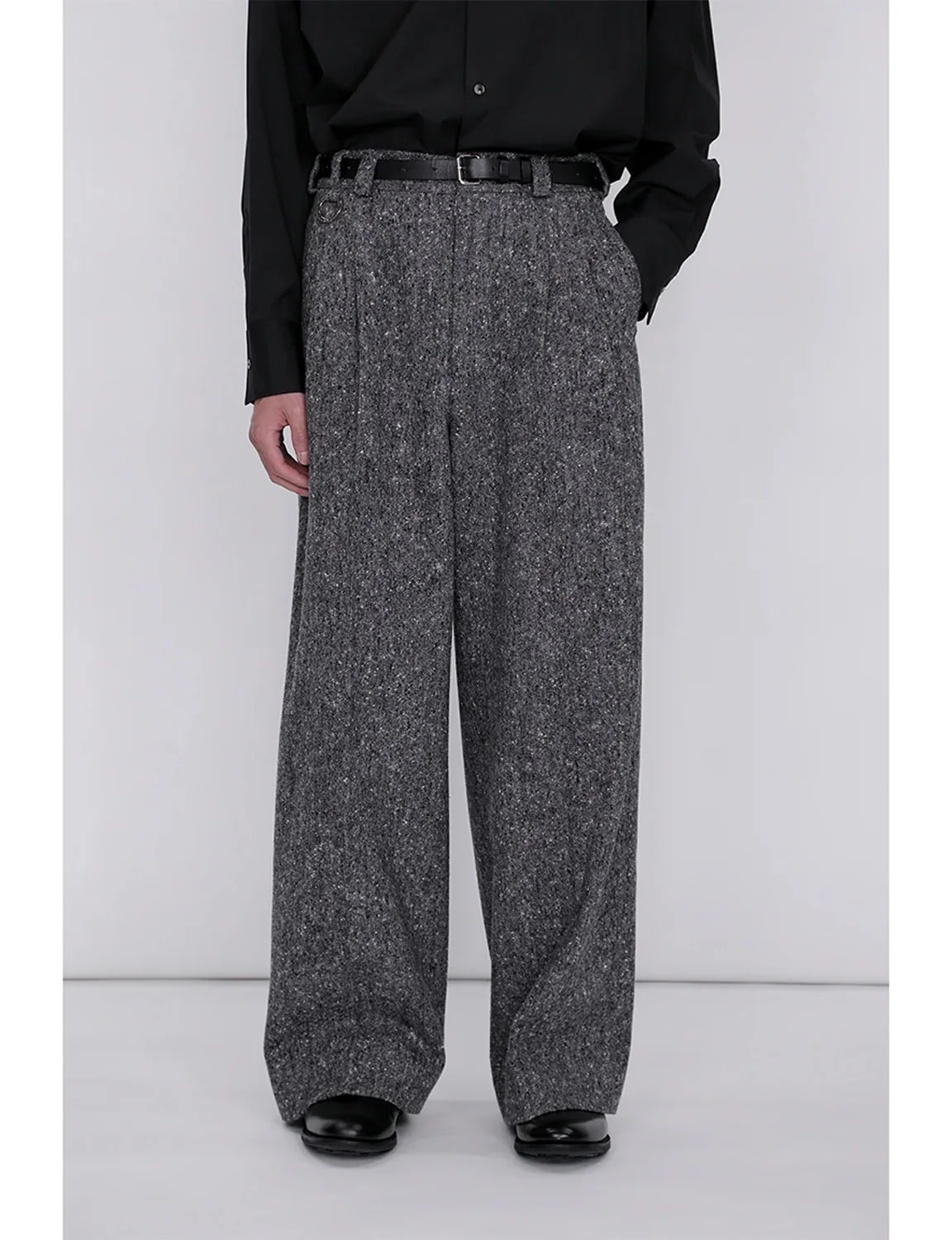 Extra Volumed Tapered Pants th products