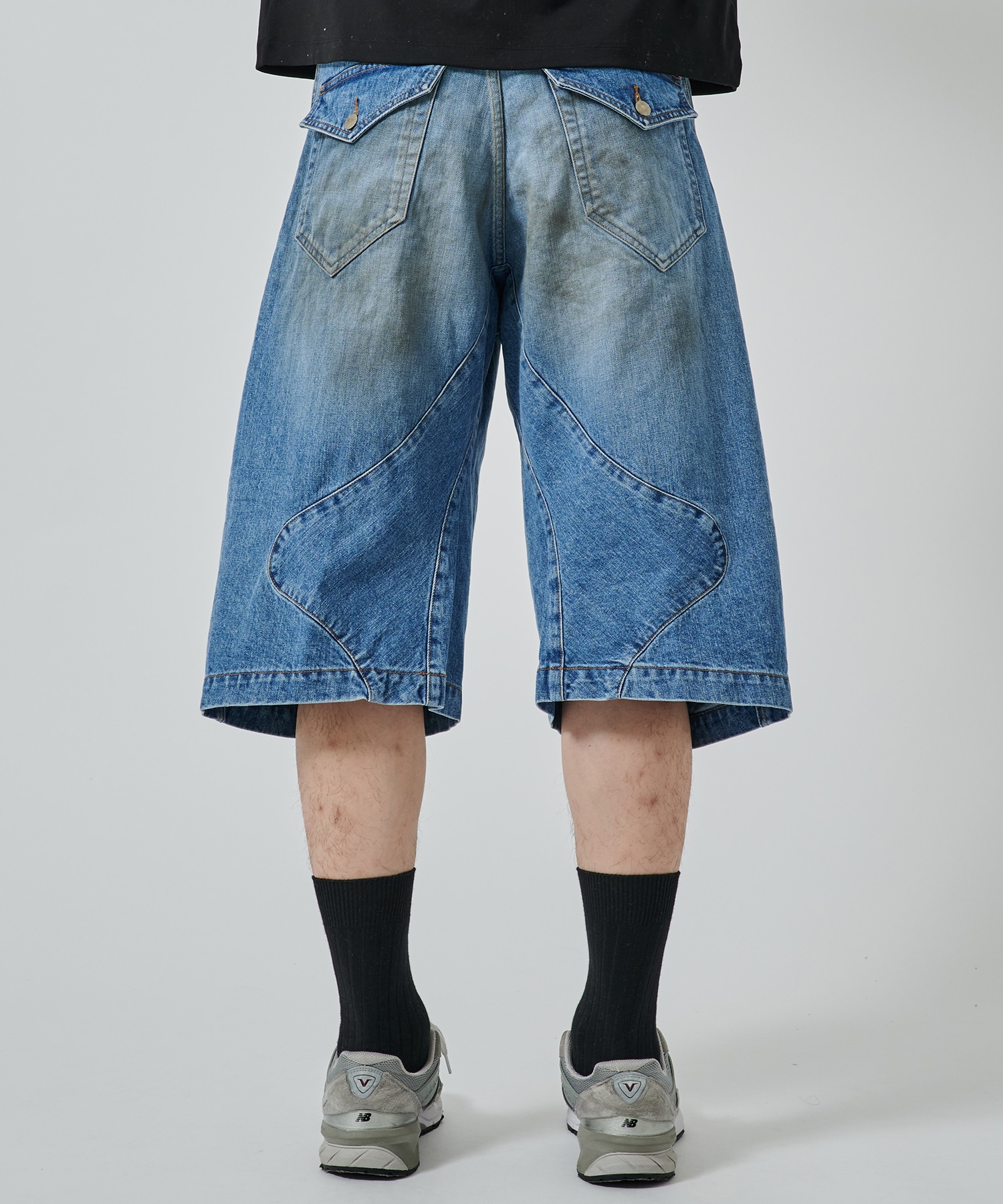 3D TWISTED SHORTS NVRFRGT