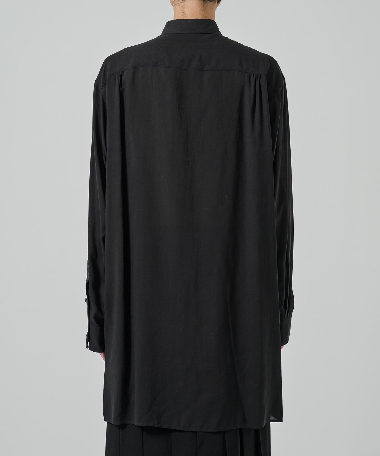 FLOWER STITCH SIDE GATHER SHIRT GroundY