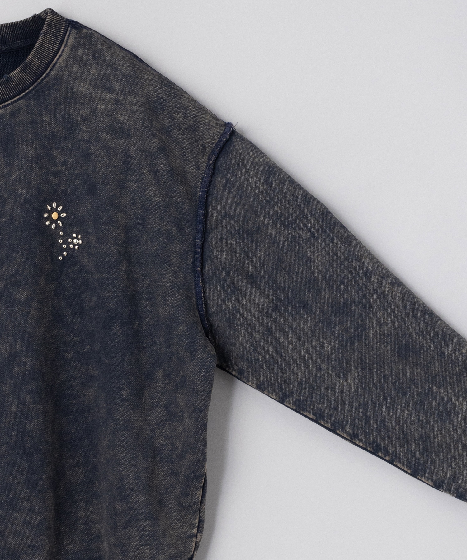 Flower studs sweat BADWAY