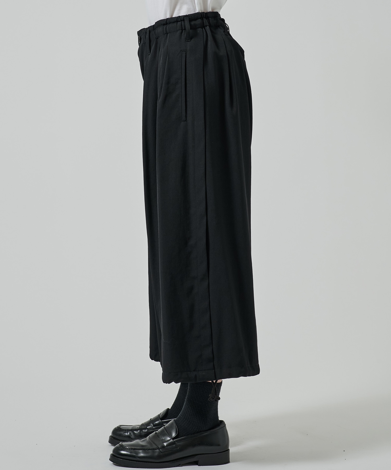 WOOL GABARDINE BALLOON PANTS GroundY