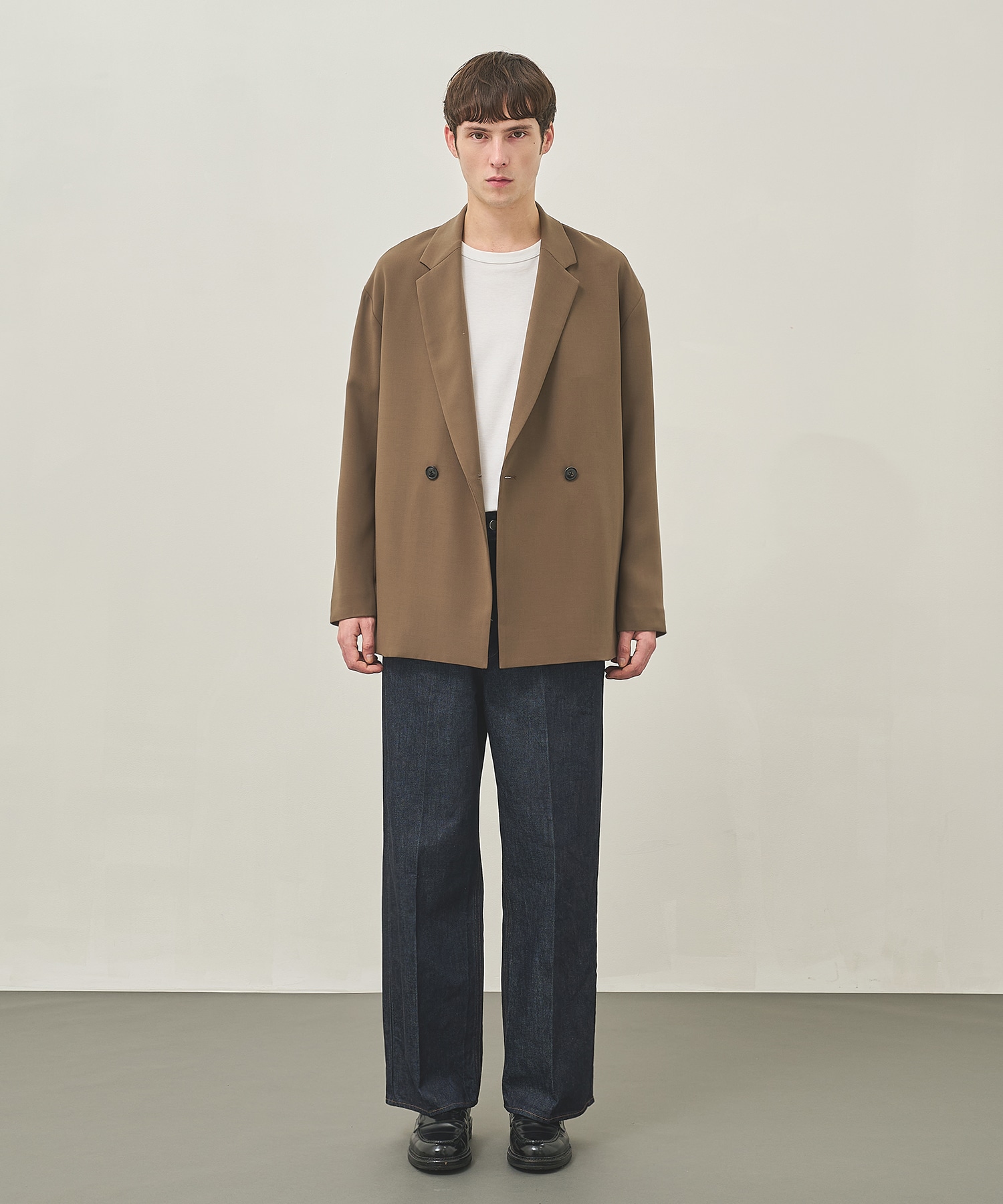 センタープレスが"消えない"デニム STUDIOUS