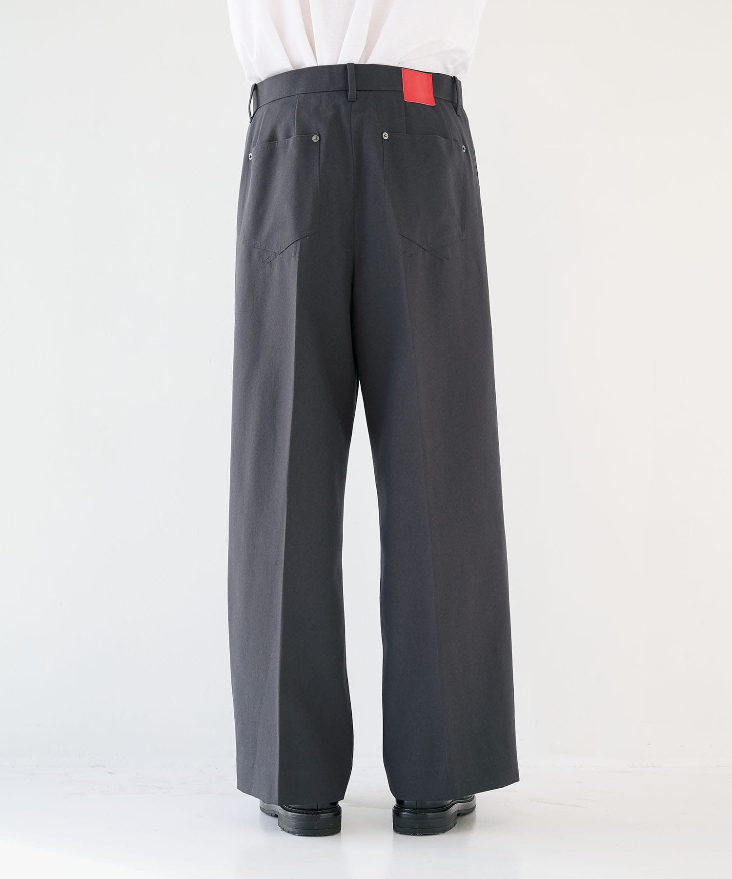 シングルタックワイドトラウザー SASAKI SATORU