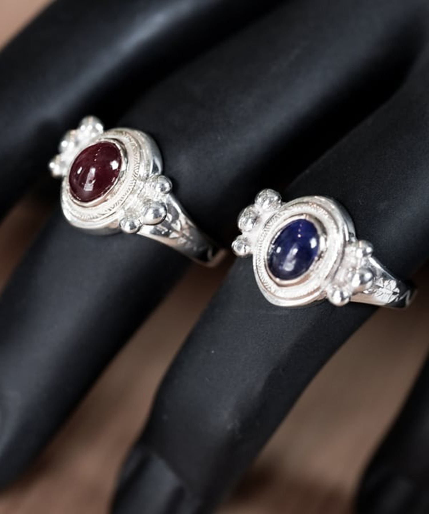 R-096 K10 Circle Native Oval Signet Ring (Sapphire) WAKAN SILVER SMITH