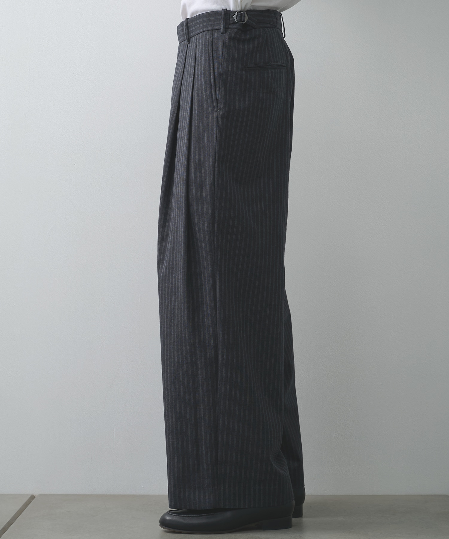 2/72ウールトロピカルワッシャー / ツータックバギートラウザーズ MARKAWARE/marka