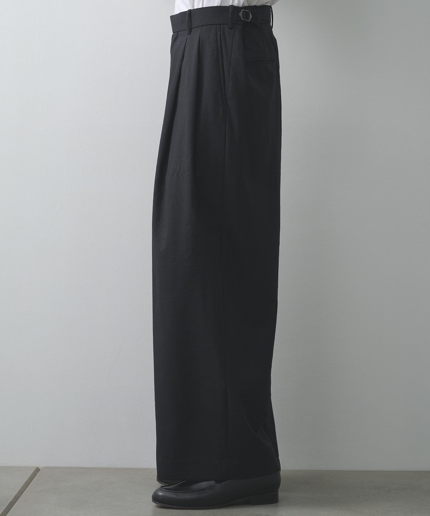 2/72ウールトロピカルワッシャー / ツータックバギートラウザーズ MARKAWARE/marka